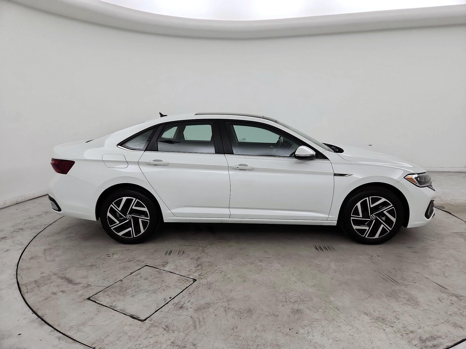 Thumbnail: 2024 Volkswagen Jetta - 4