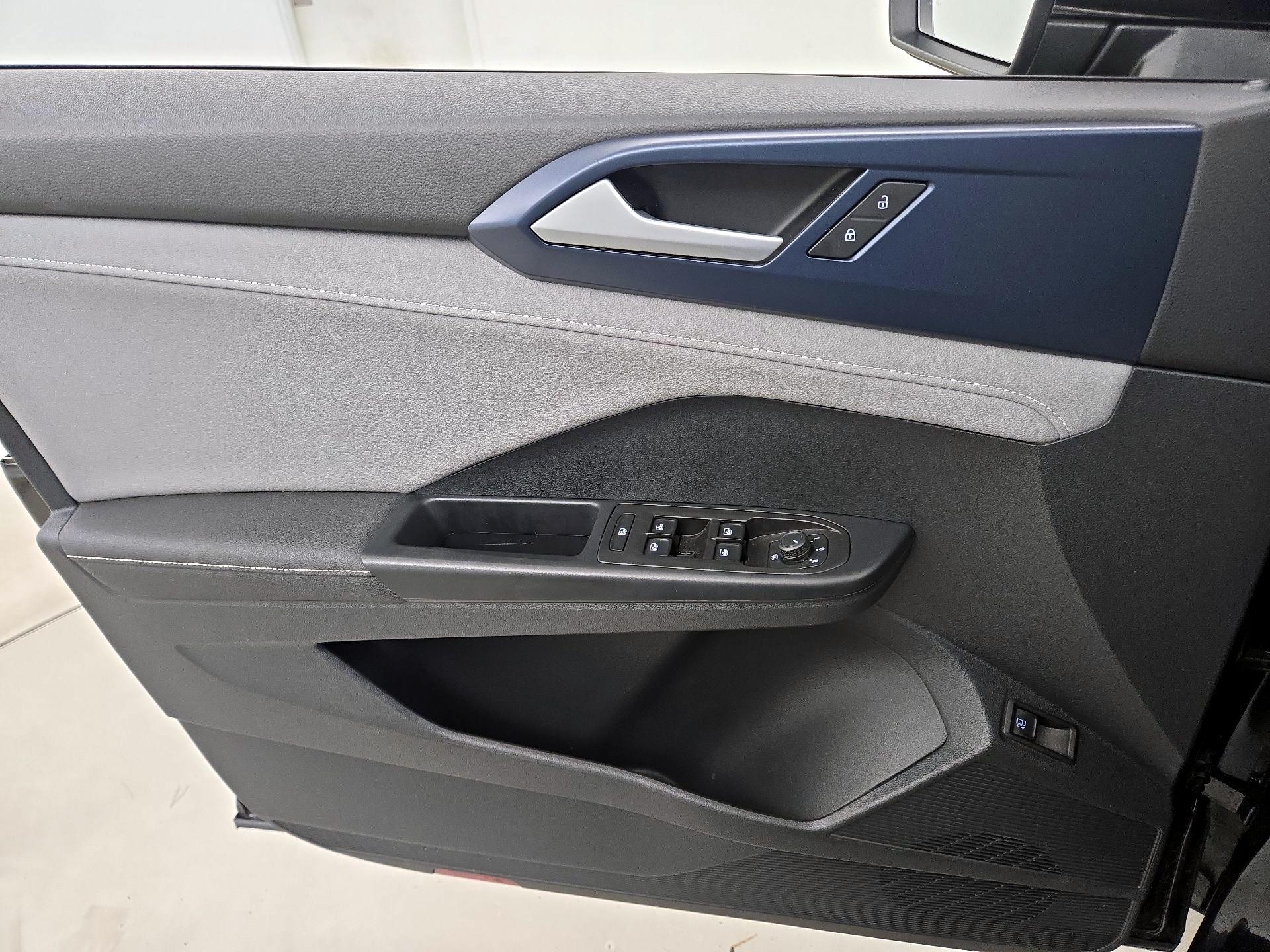 Thumbnail: 2024 Volkswagen Taos - 12