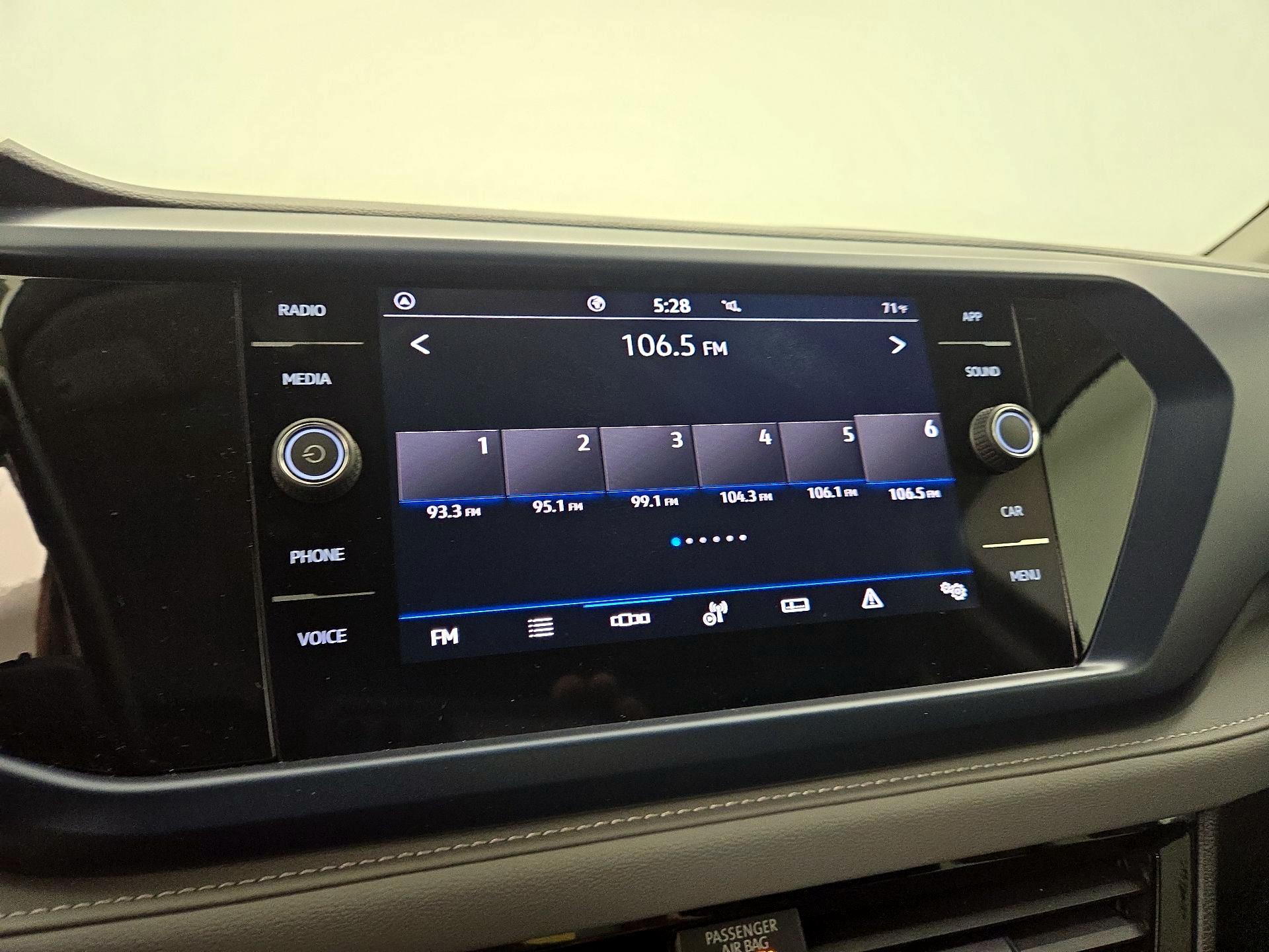 Thumbnail: 2024 Volkswagen Taos - 15