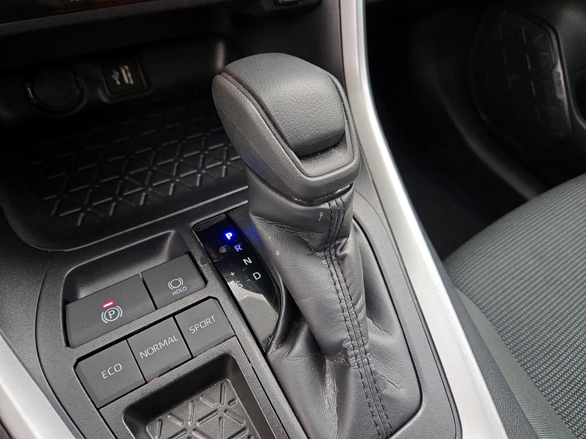 Thumbnail: 2025 Toyota RAV4 - 17