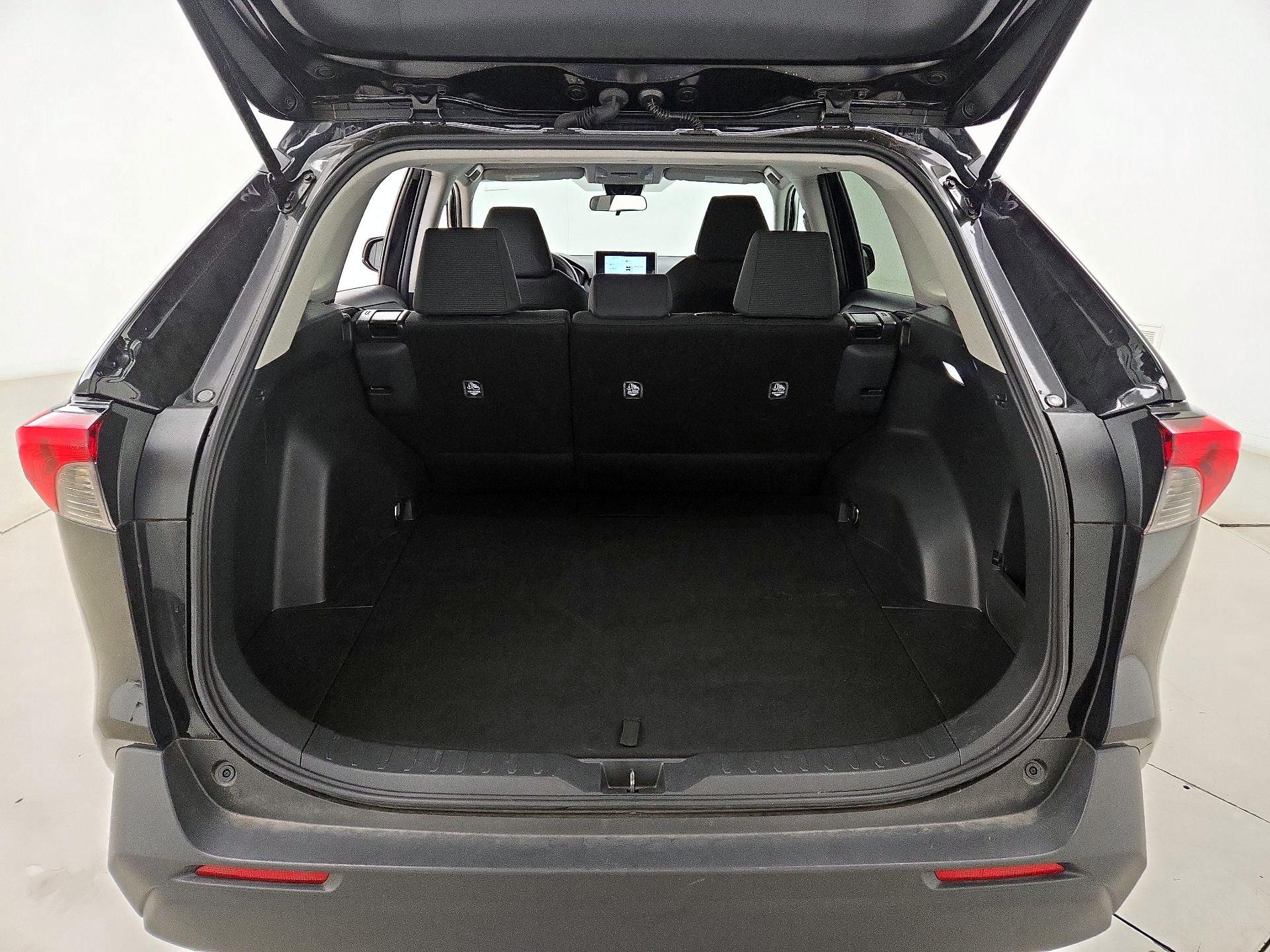 Thumbnail: 2025 Toyota RAV4 - 20