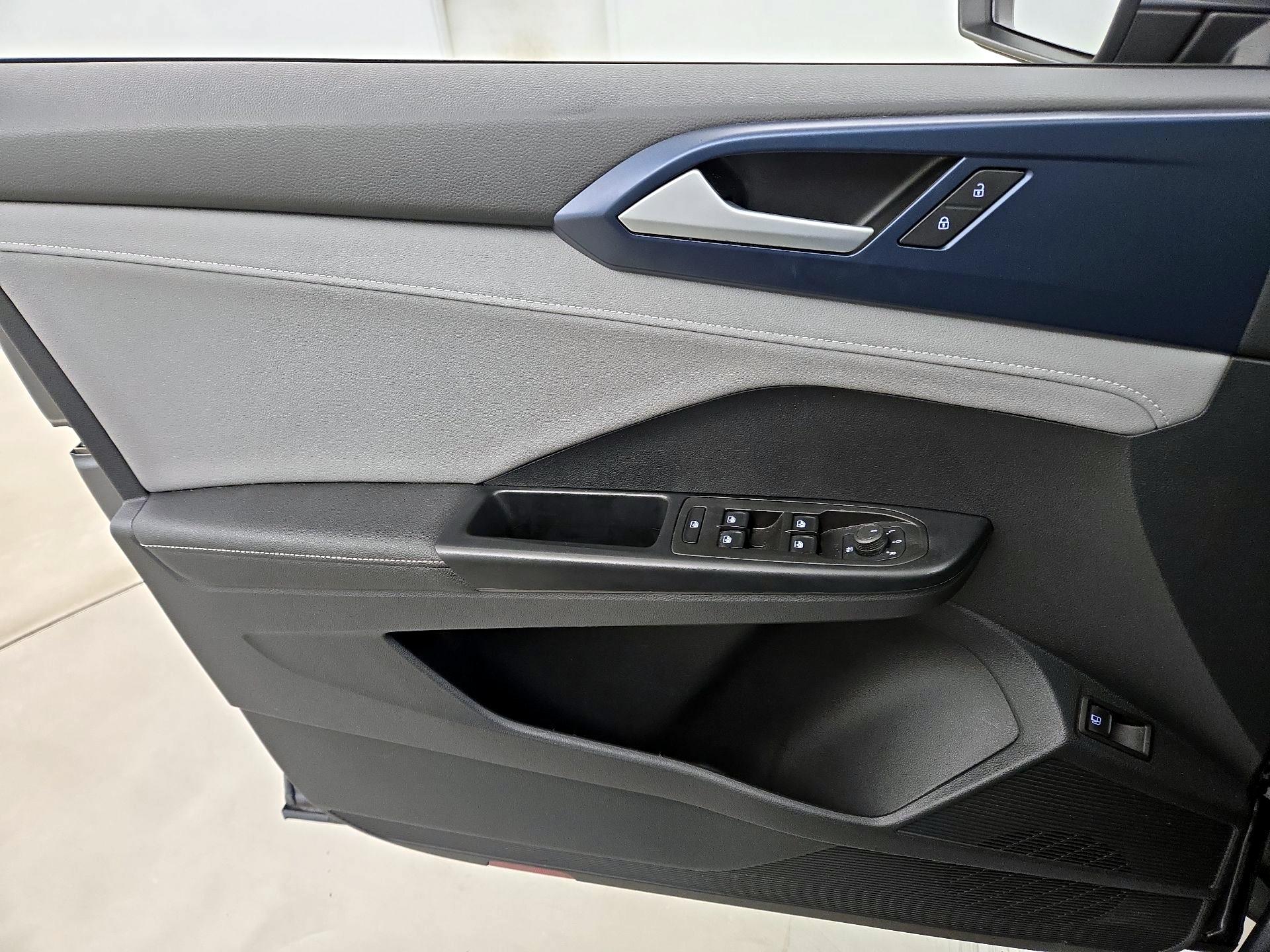 Thumbnail: 2024 Volkswagen Taos - 12