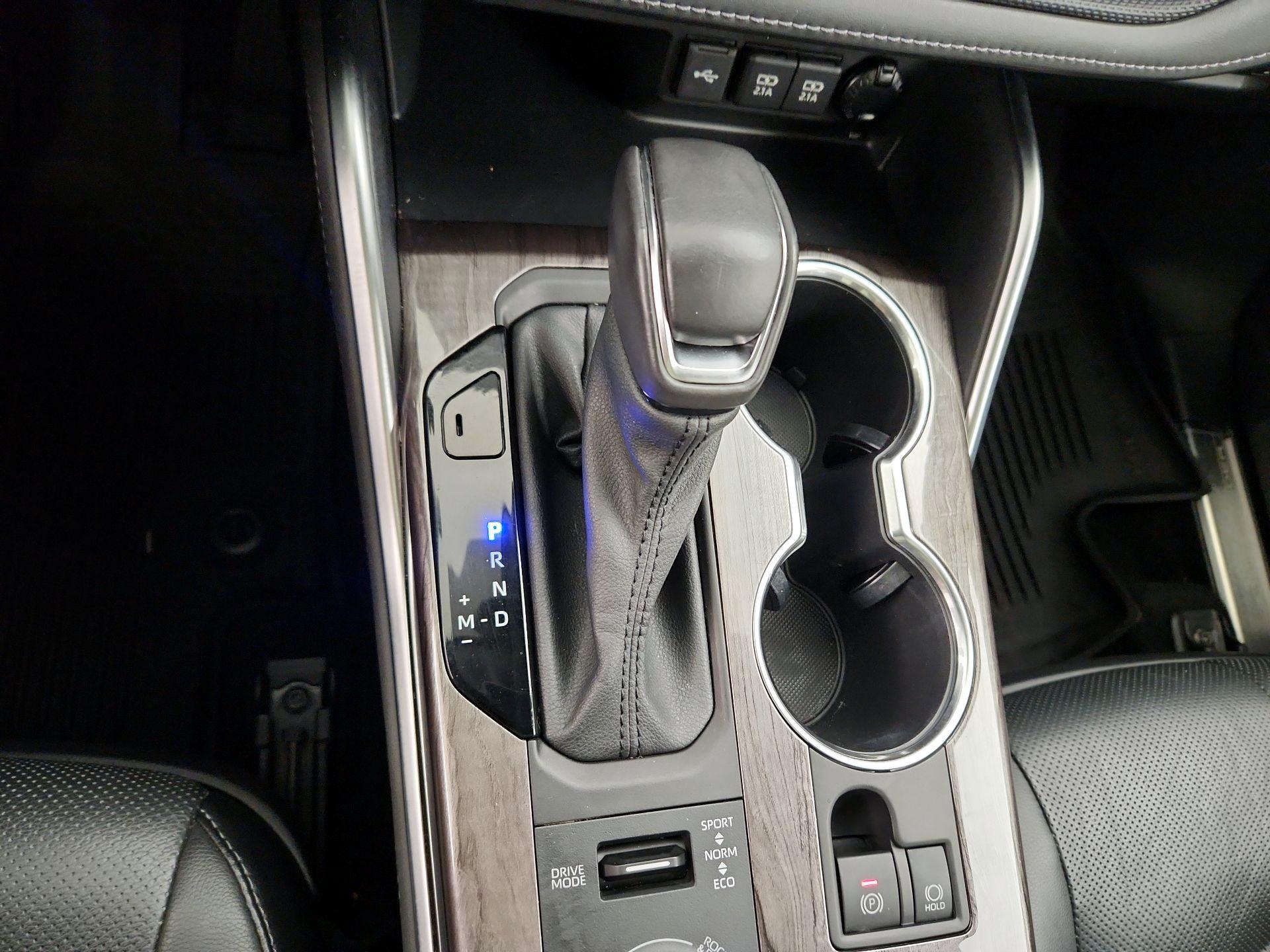 Thumbnail: 2021 Toyota Highlander - 18