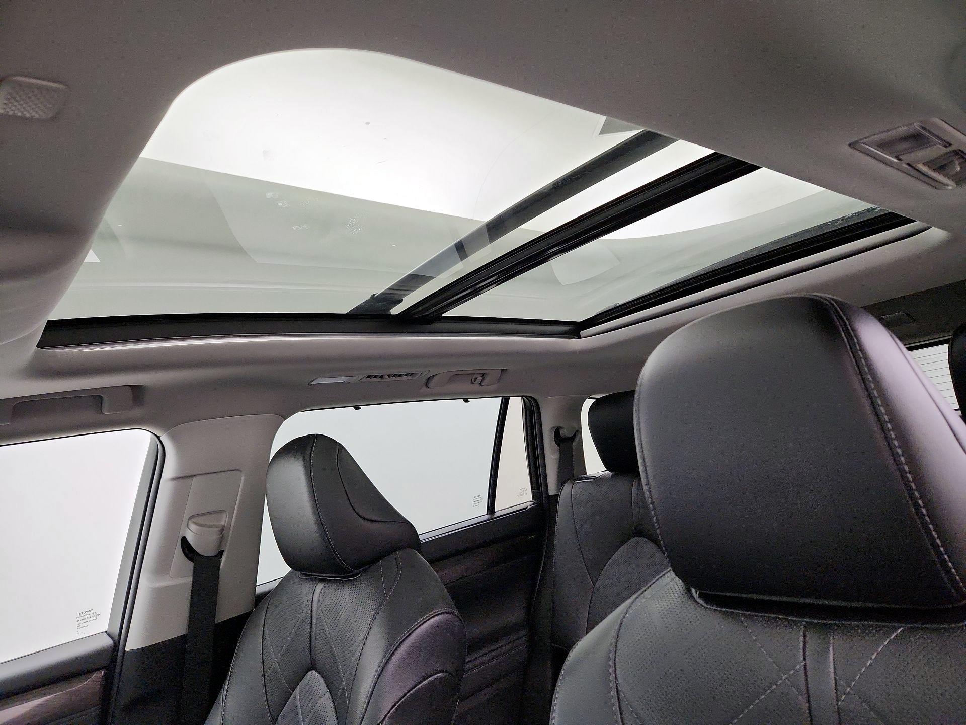 Thumbnail: 2021 Toyota Highlander - 20