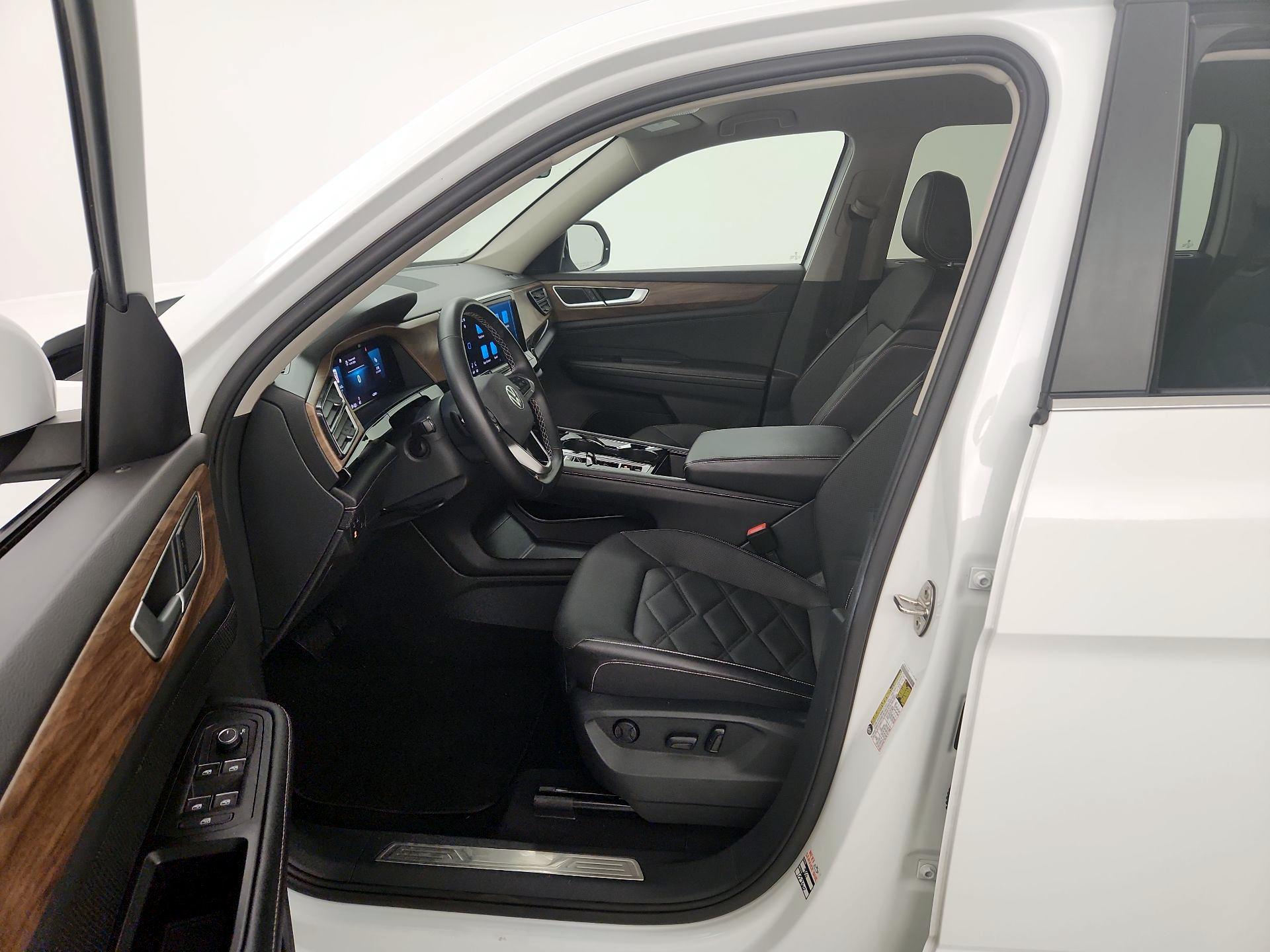 Thumbnail: 2024 Volkswagen Atlas - 11