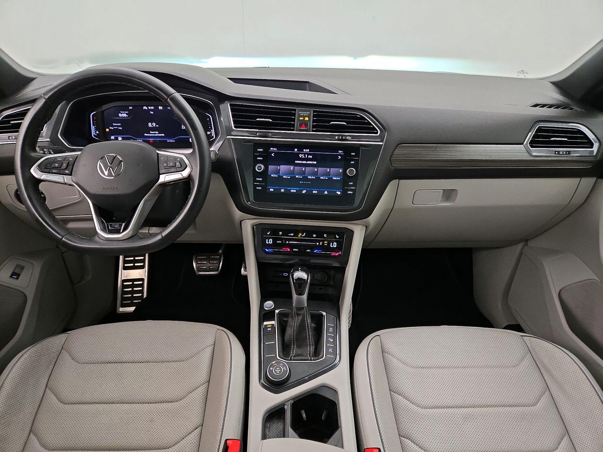 Thumbnail: 2023 Volkswagen Tiguan - 9