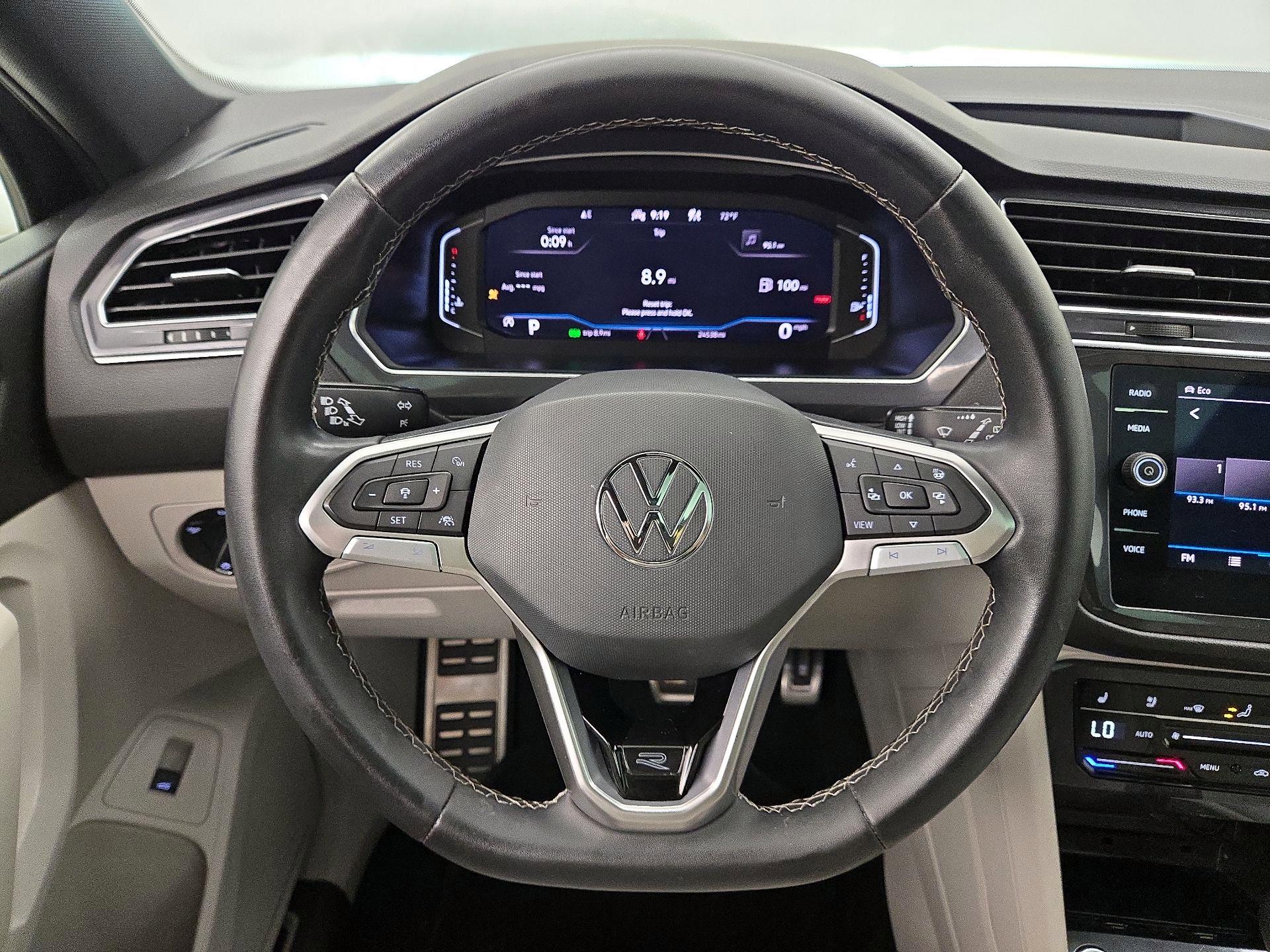 Thumbnail: 2023 Volkswagen Tiguan - 10