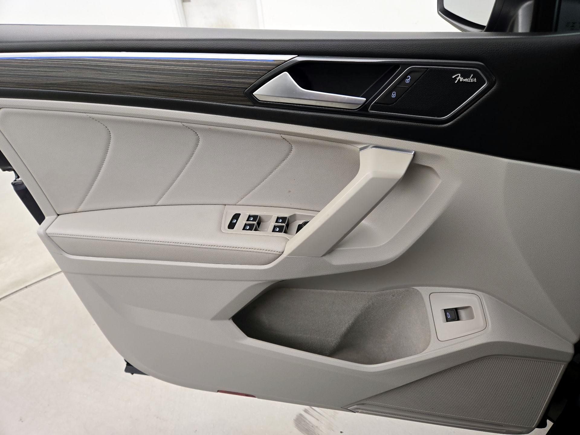 Thumbnail: 2023 Volkswagen Tiguan - 12