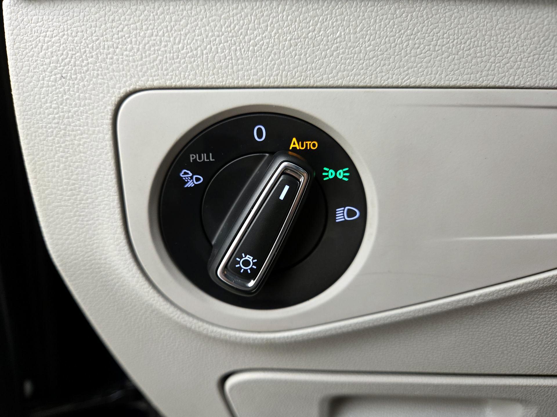 Thumbnail: 2023 Volkswagen Tiguan - 13