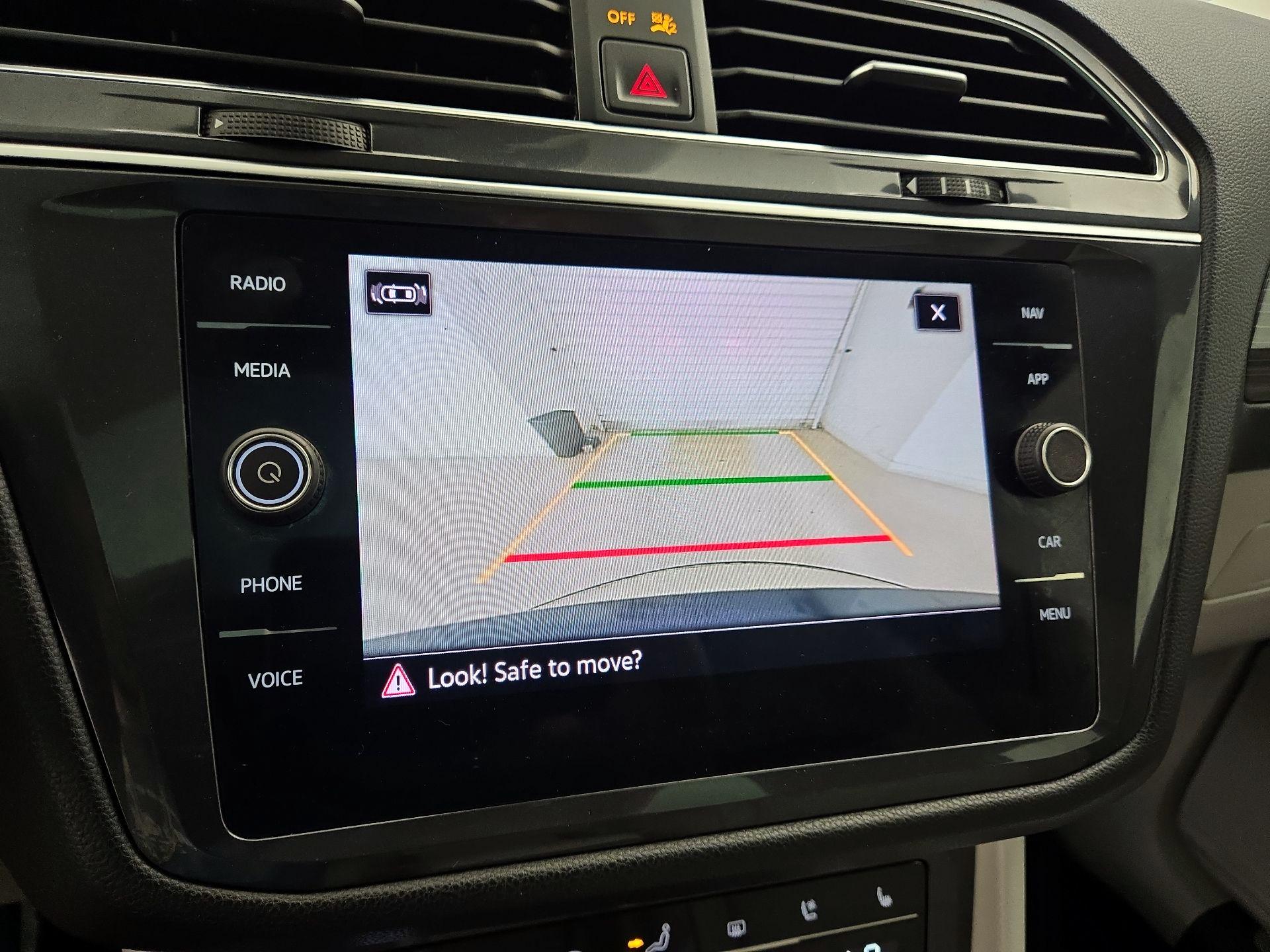 Thumbnail: 2023 Volkswagen Tiguan - 14