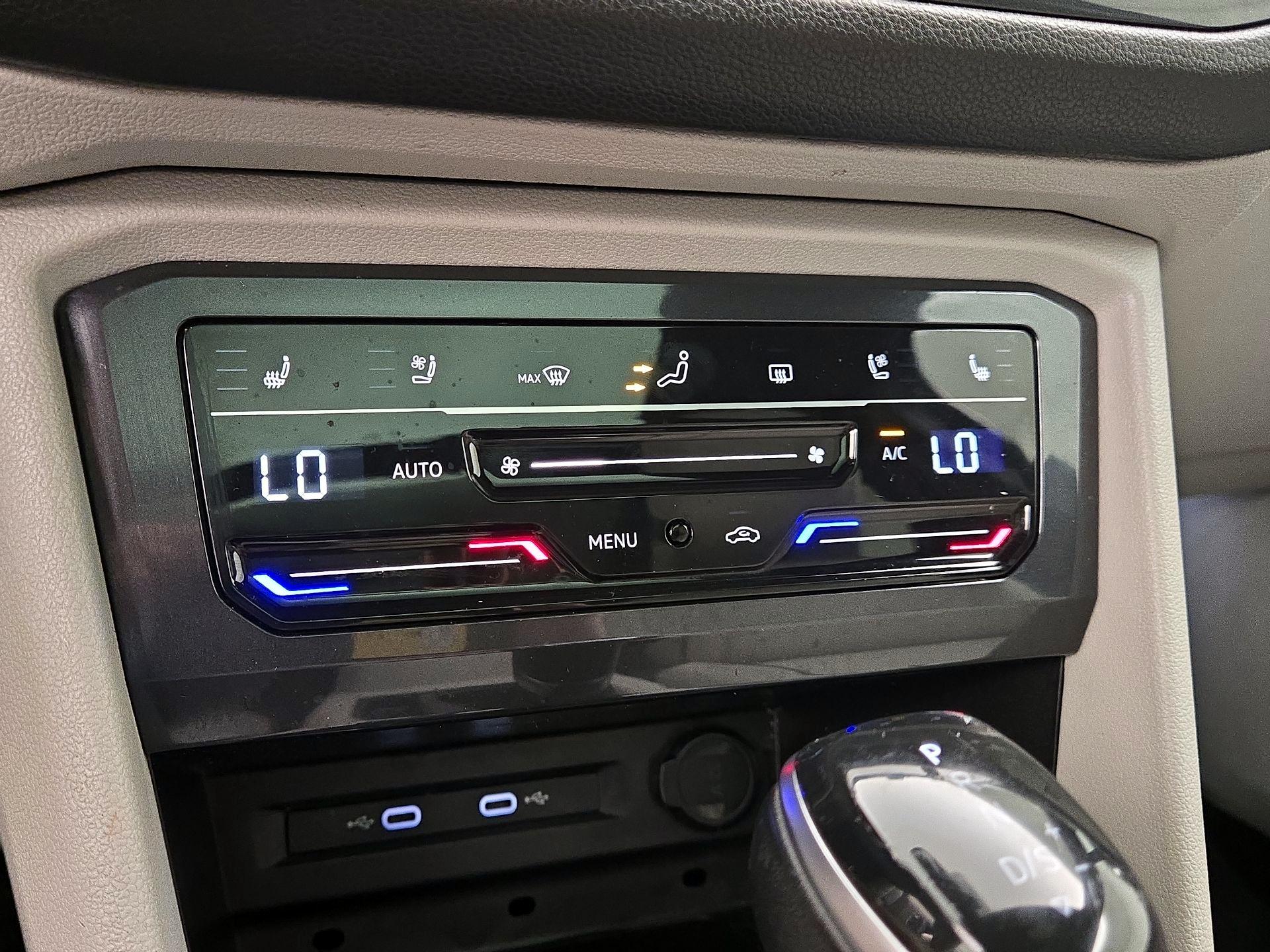 Thumbnail: 2023 Volkswagen Tiguan - 16