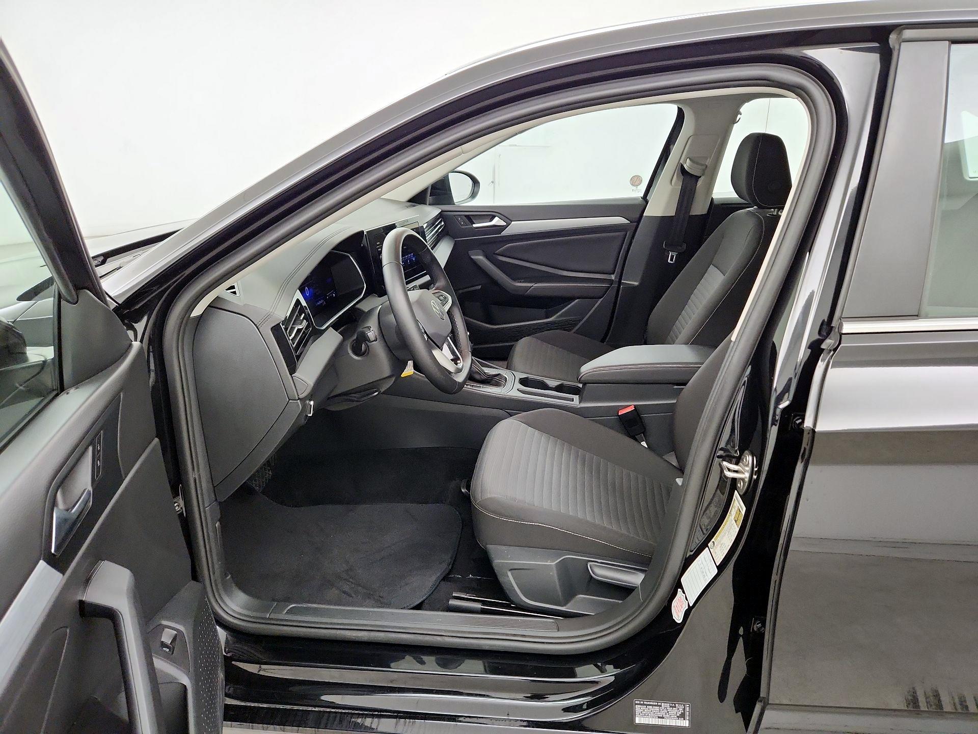 Thumbnail: 2025 Volkswagen Jetta - 9