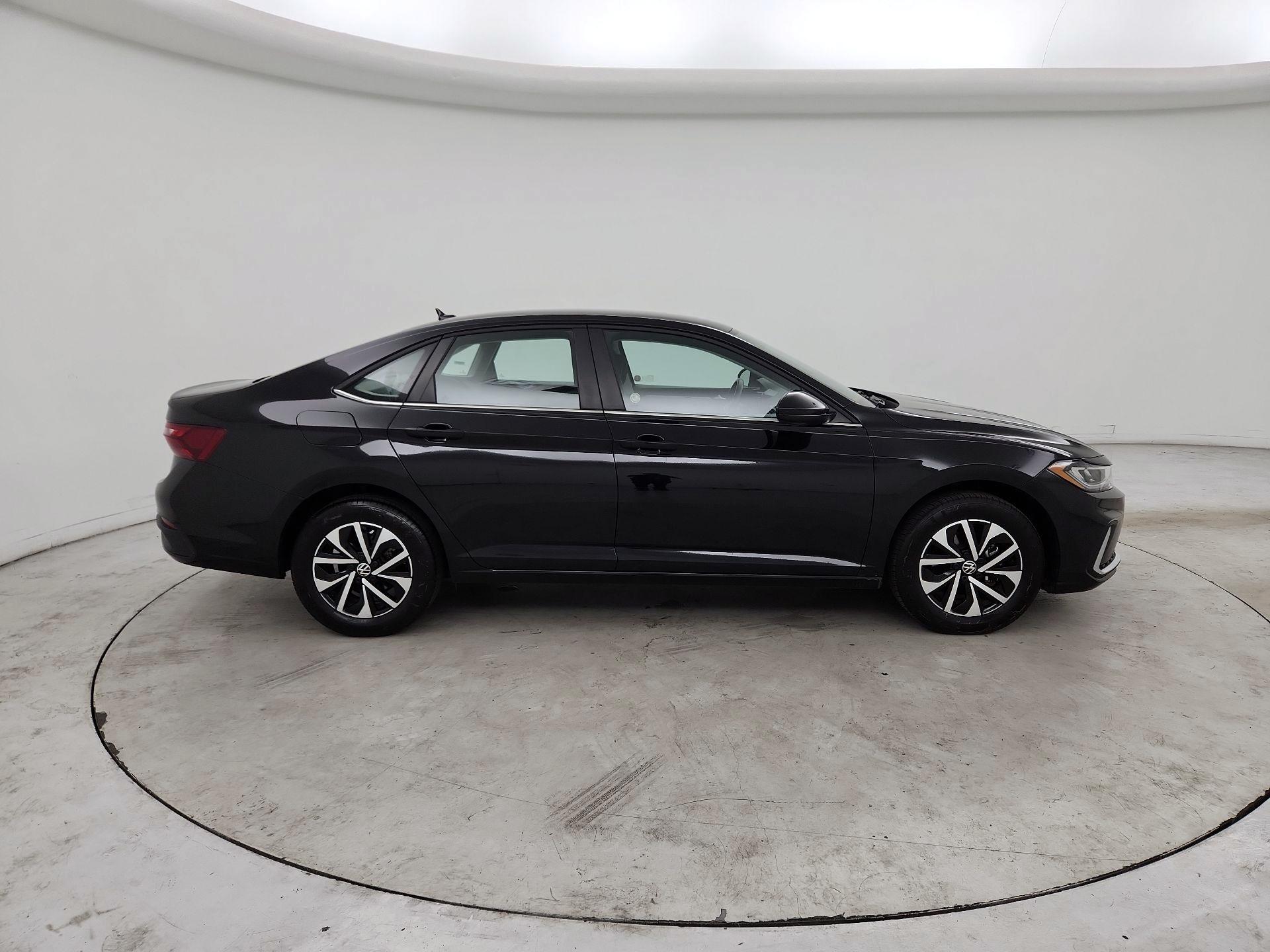 Thumbnail: 2025 Volkswagen Jetta - 4