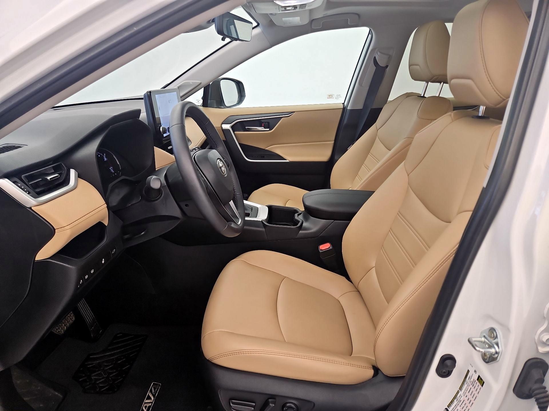 Thumbnail: 2024 Toyota RAV4 - 11