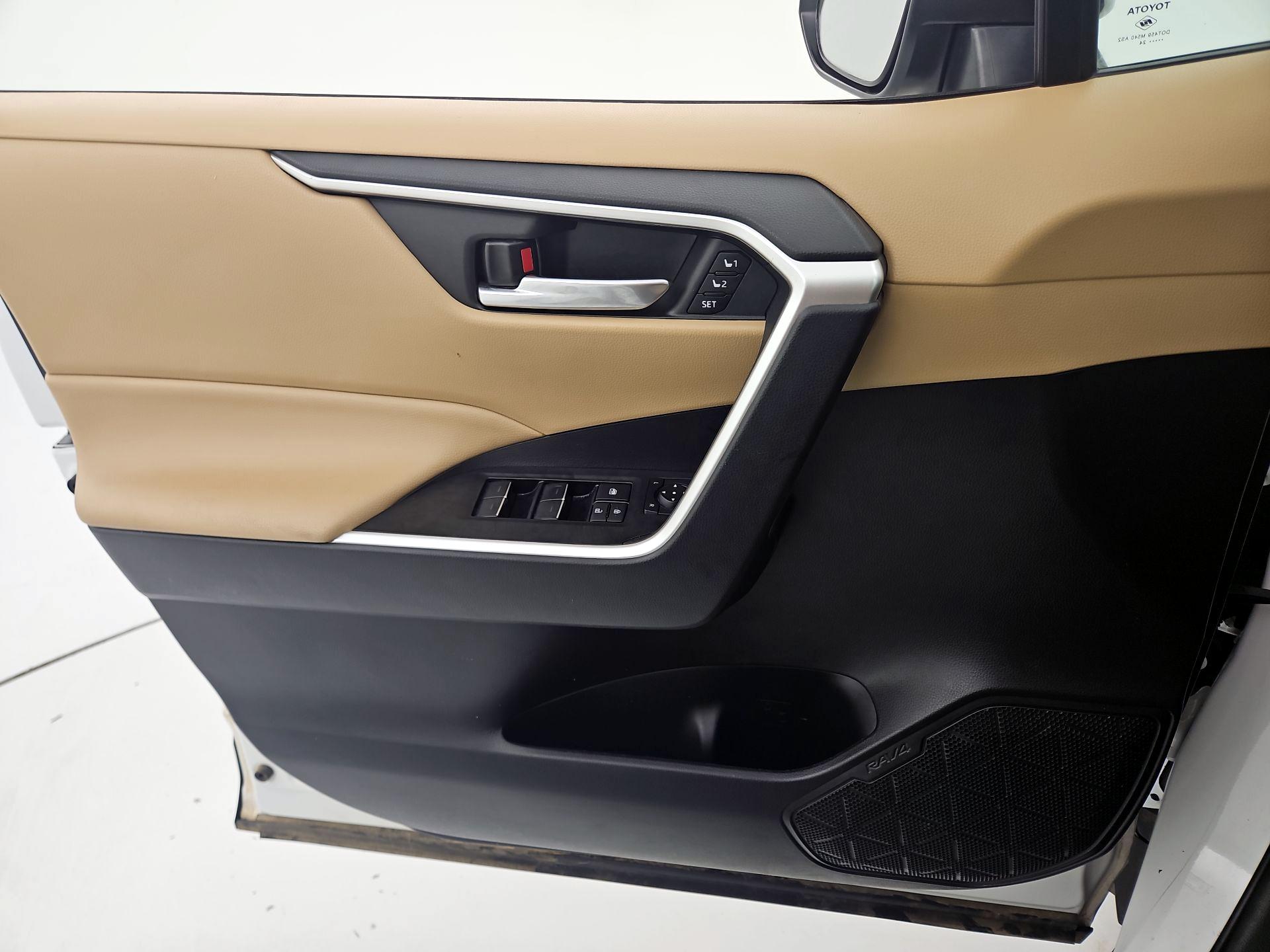 Thumbnail: 2024 Toyota RAV4 - 12