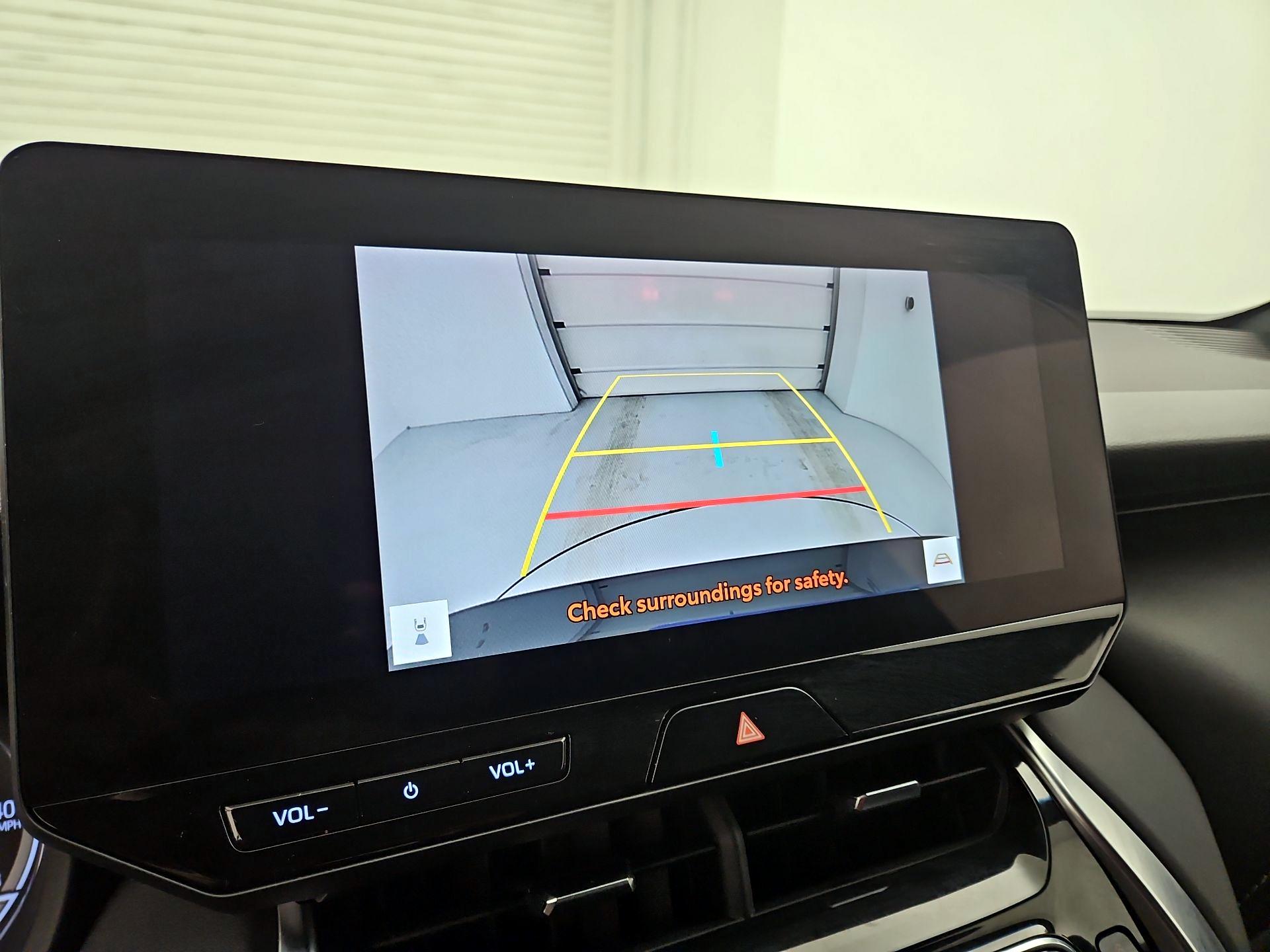 Thumbnail: 2023 Toyota Venza - 14