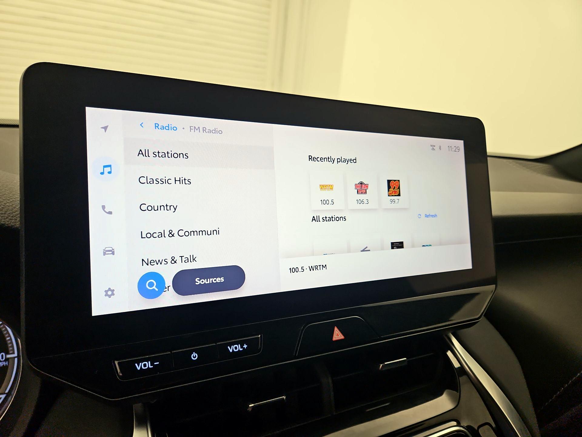 Thumbnail: 2023 Toyota Venza - 15