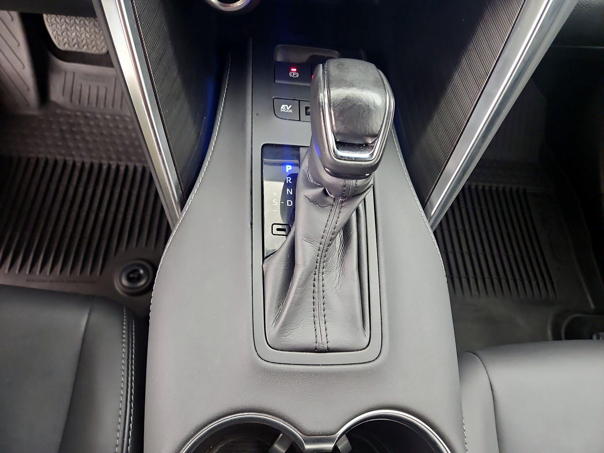 Thumbnail: 2023 Toyota Venza - 17