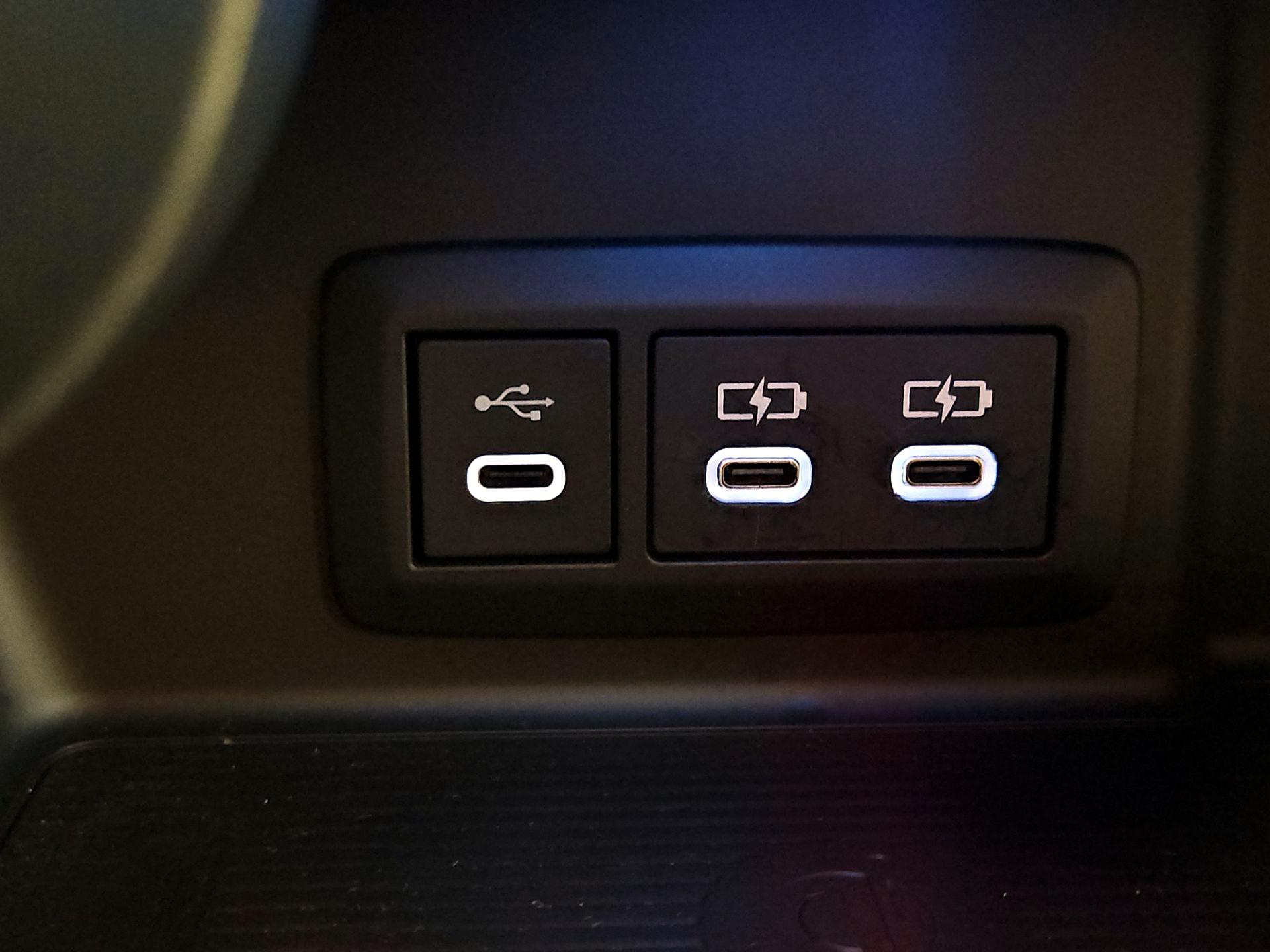 Thumbnail: 2023 Toyota Venza - 18