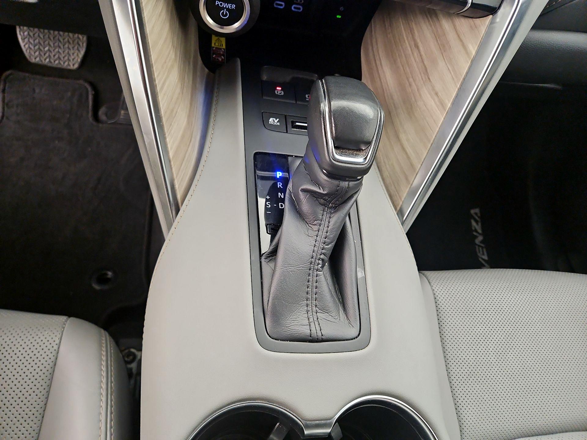 Thumbnail: 2024 Toyota Venza - 17