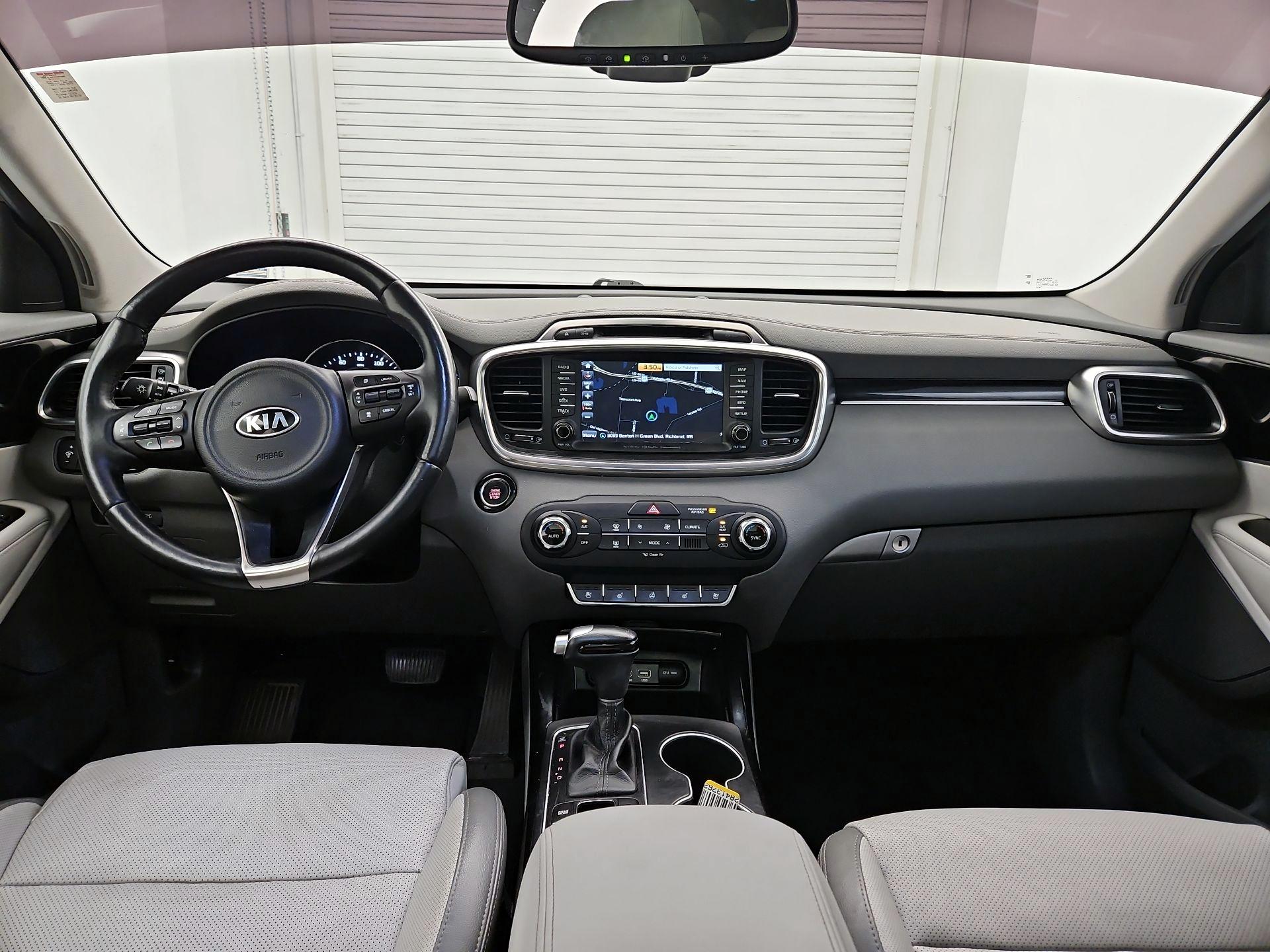 Thumbnail: 2017 Kia Sorento - 9