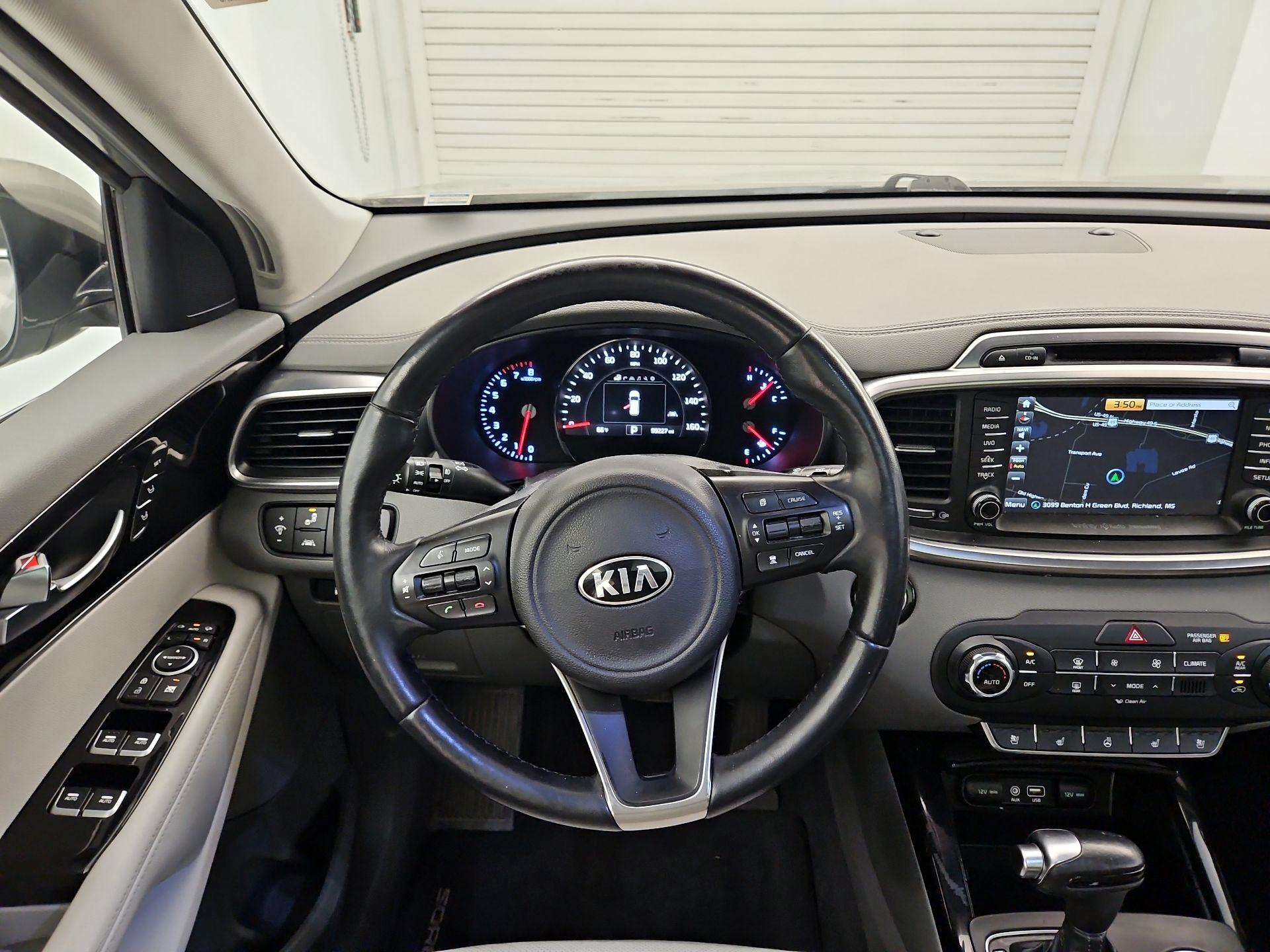 Thumbnail: 2017 Kia Sorento - 10