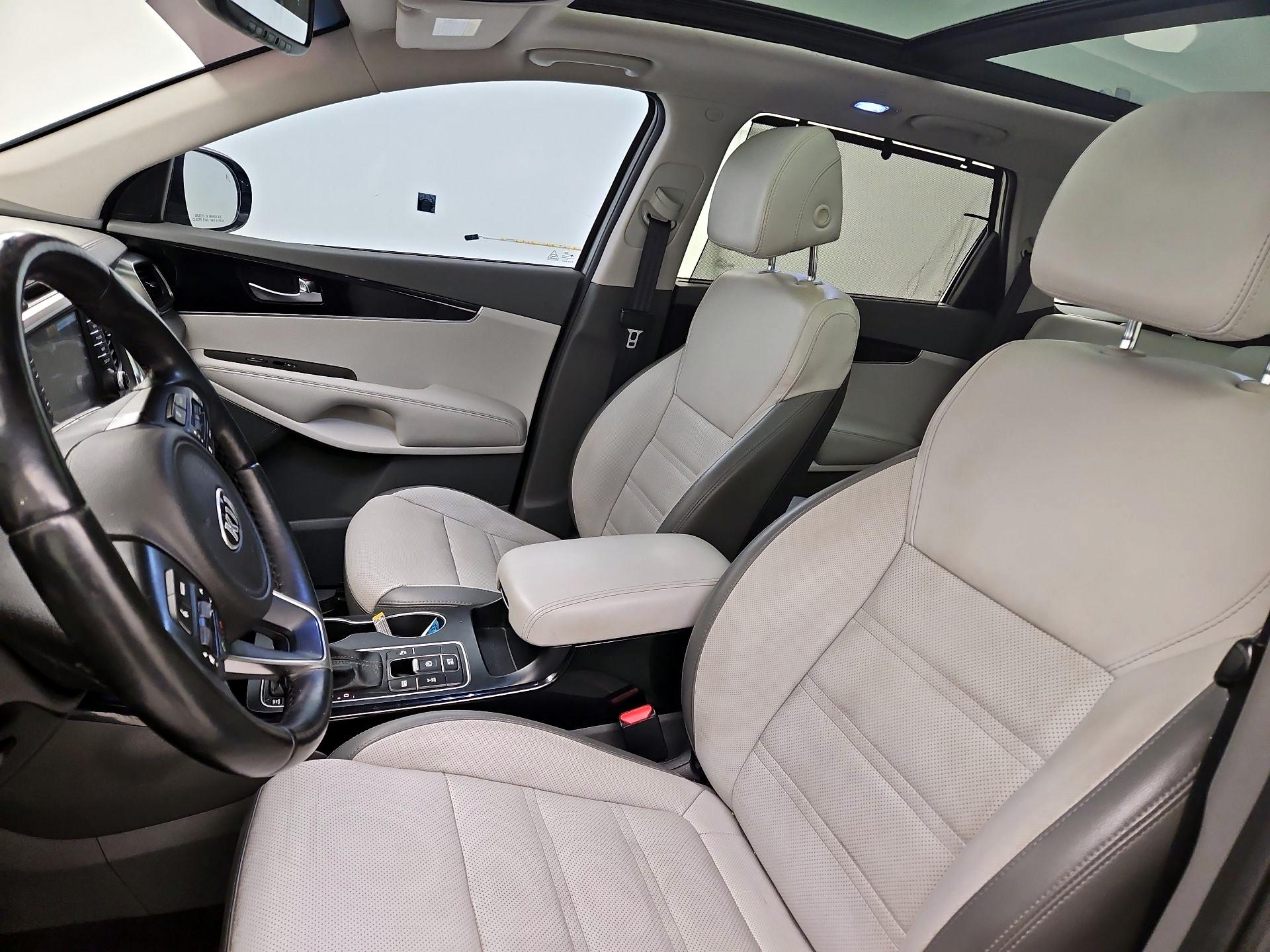 Thumbnail: 2017 Kia Sorento - 11