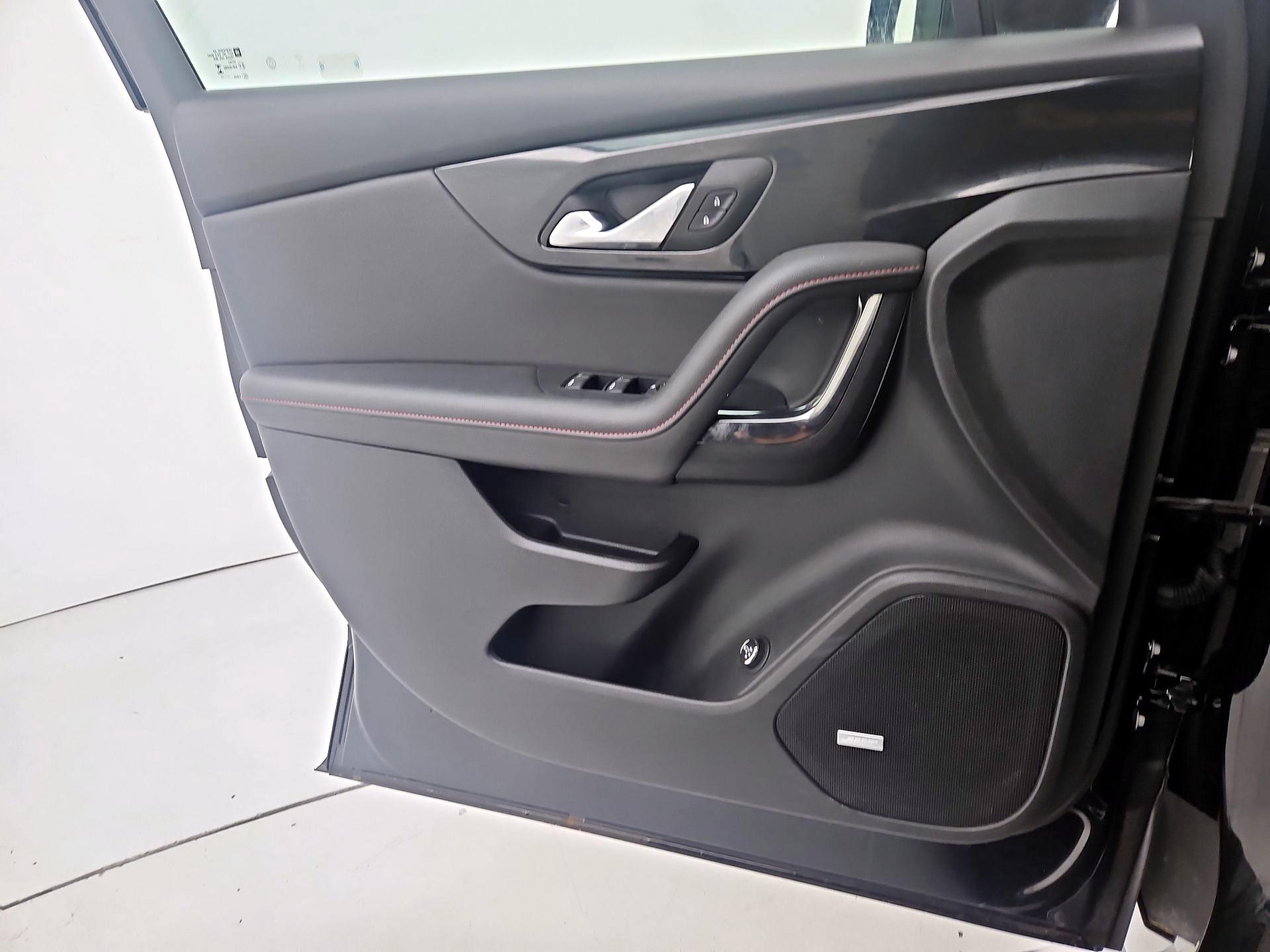 Thumbnail: 2025 Chevrolet Blazer - 12