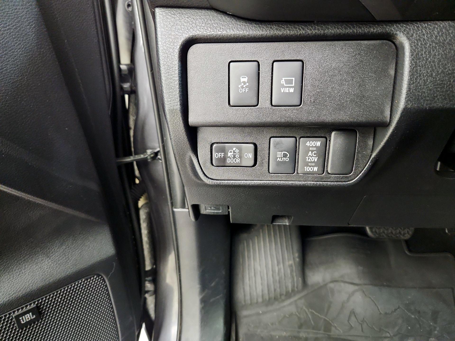 Thumbnail: 2020 Toyota Tacoma - 11