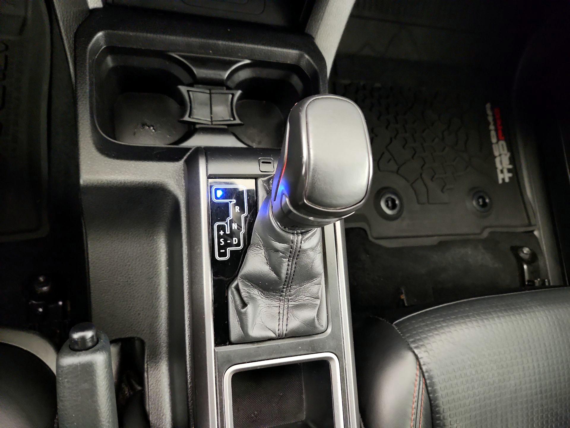 Thumbnail: 2020 Toyota Tacoma - 16