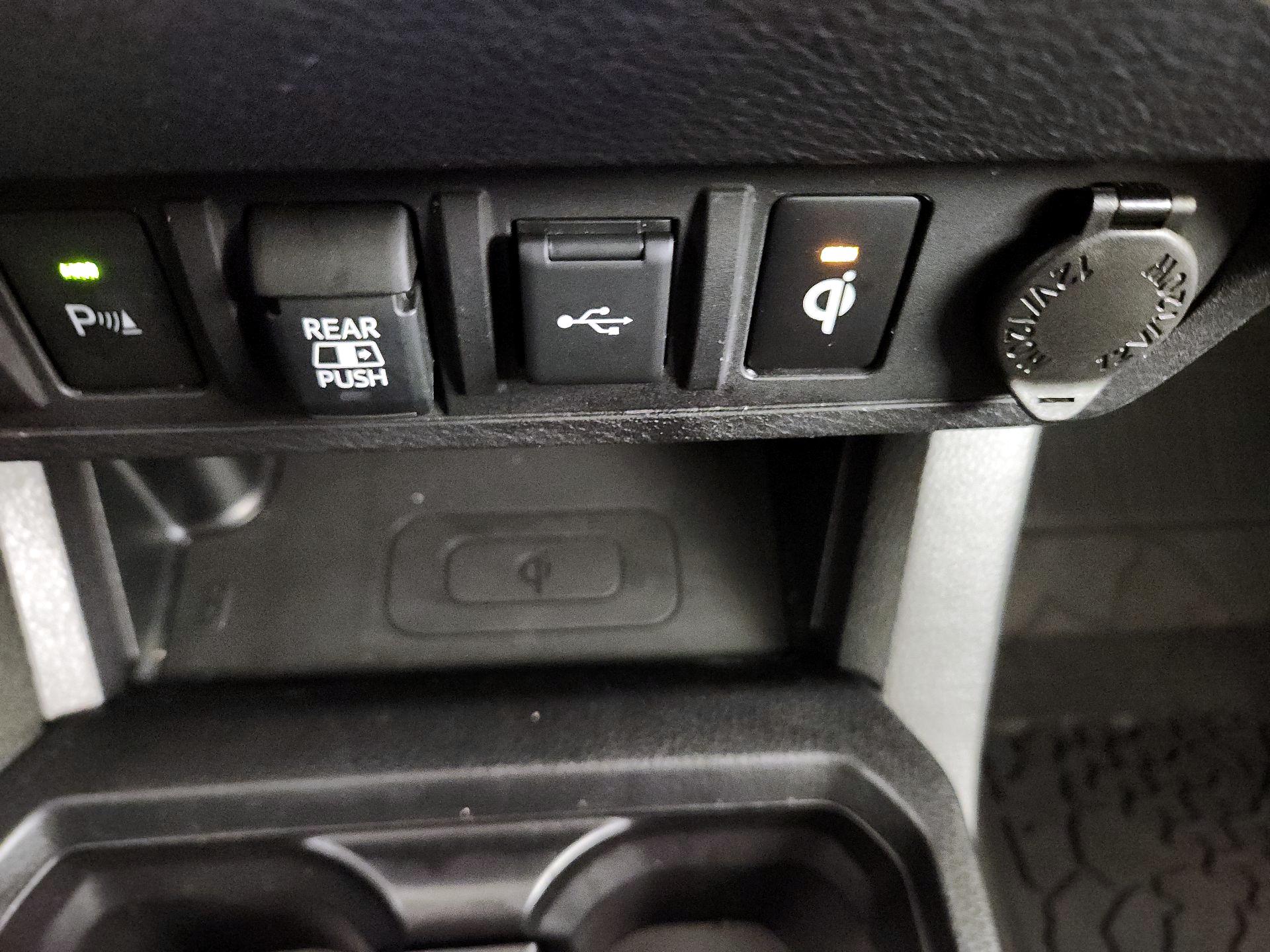 Thumbnail: 2020 Toyota Tacoma - 17