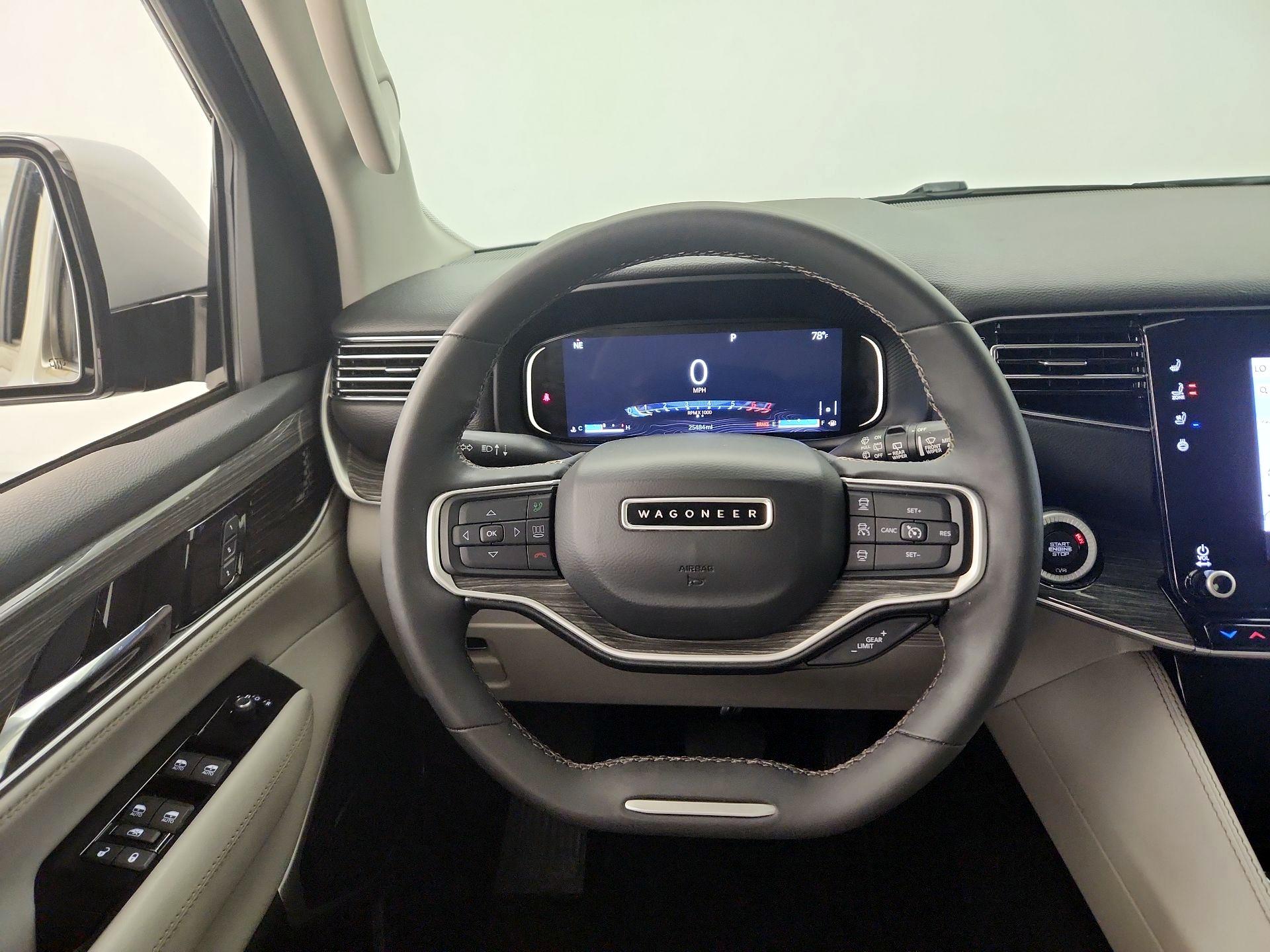 Thumbnail: 2022 Jeep Wagoneer - 10