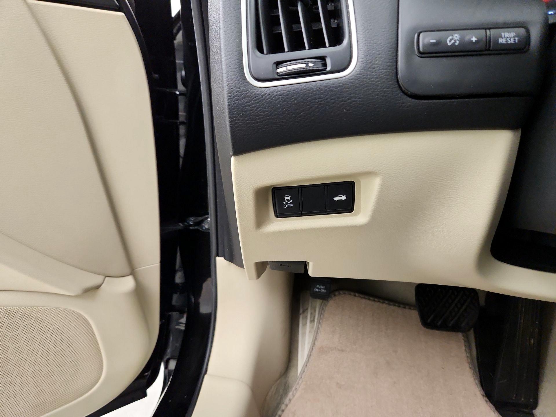 Thumbnail: 2019 INFINITI Q50 - 11