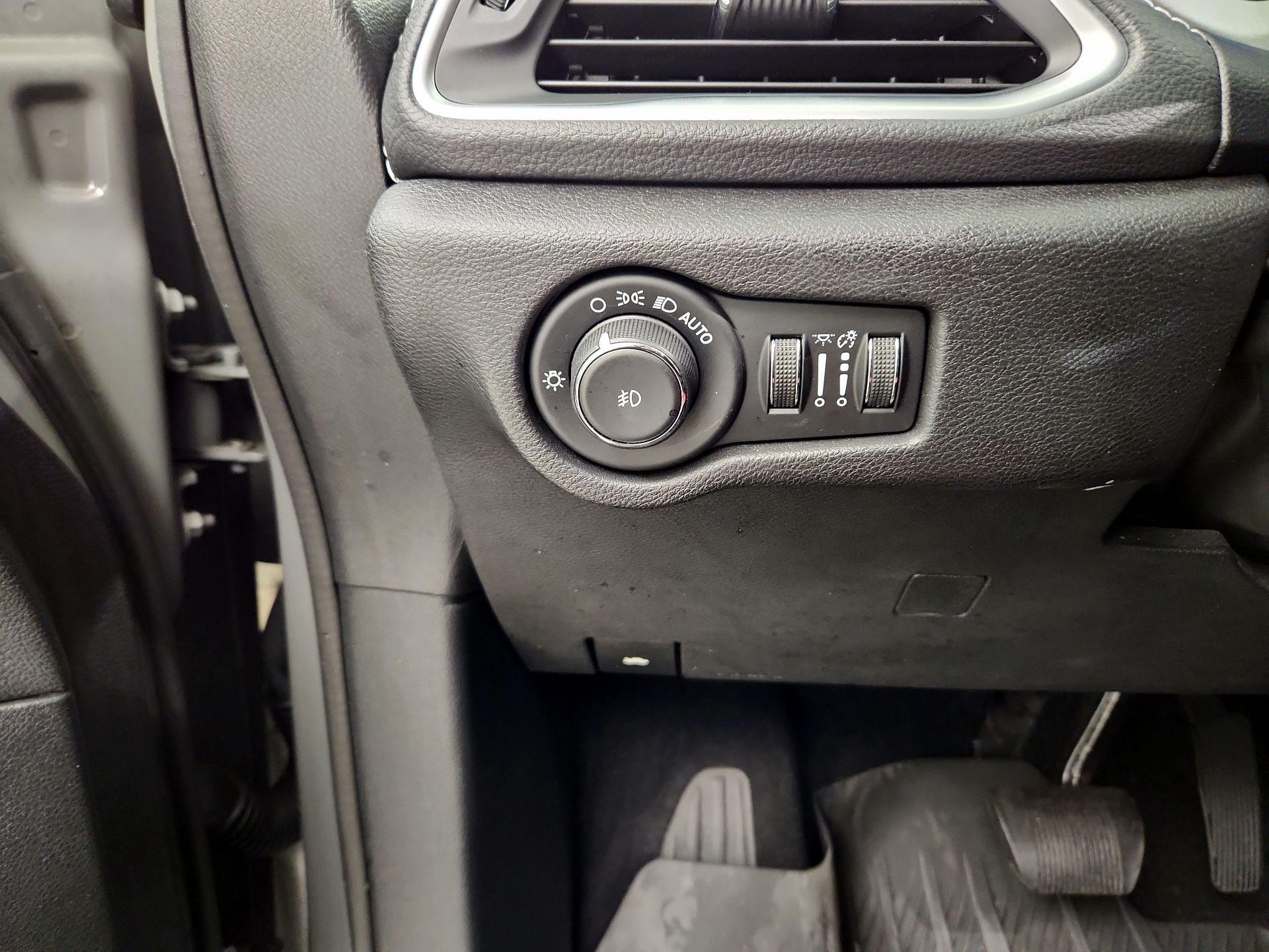 Thumbnail: 2020 Chrysler Pacifica - 11