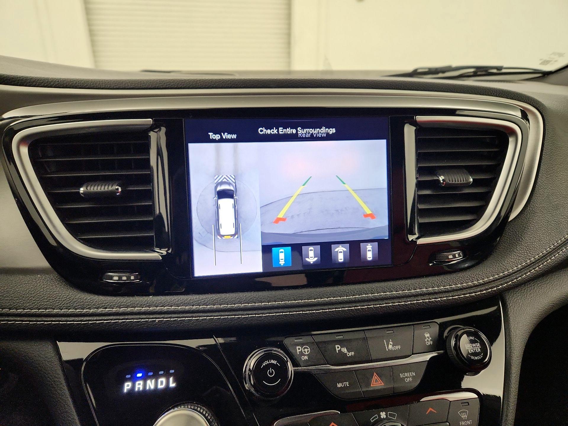 Thumbnail: 2020 Chrysler Pacifica - 13