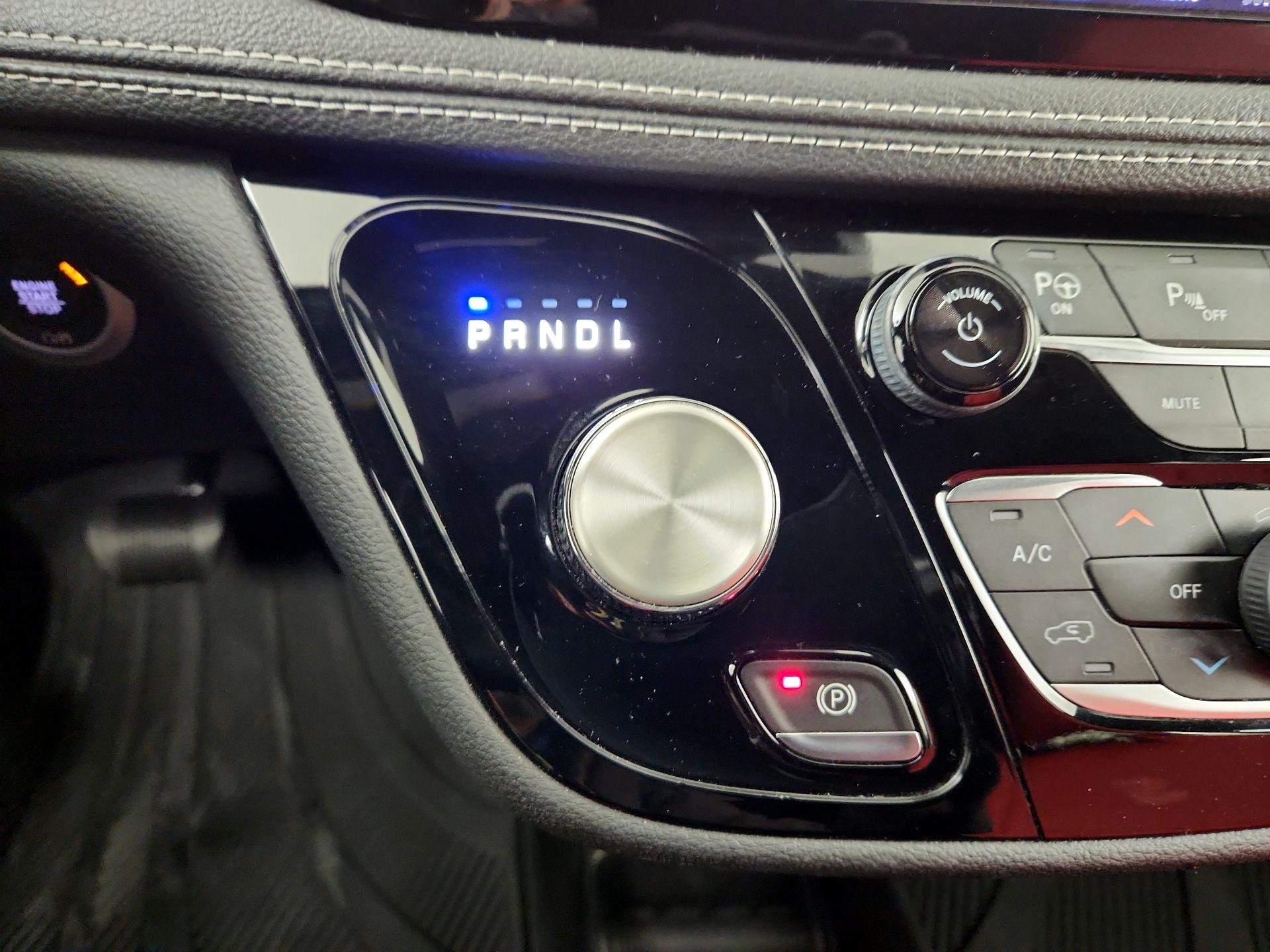 Thumbnail: 2020 Chrysler Pacifica - 16