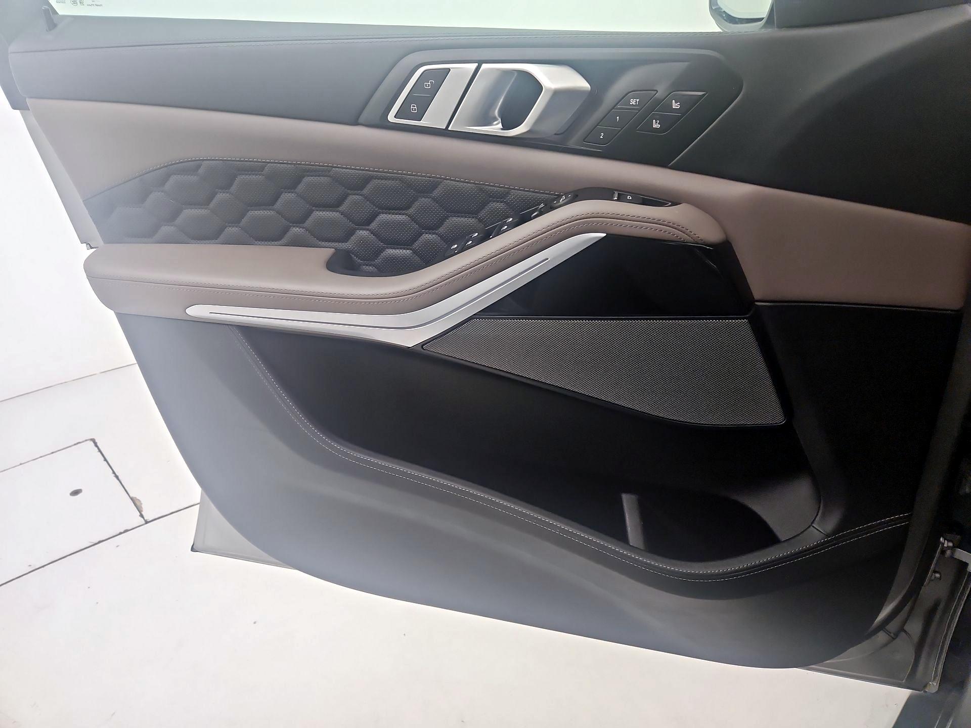 Thumbnail: 2023 BMW X5 - 12