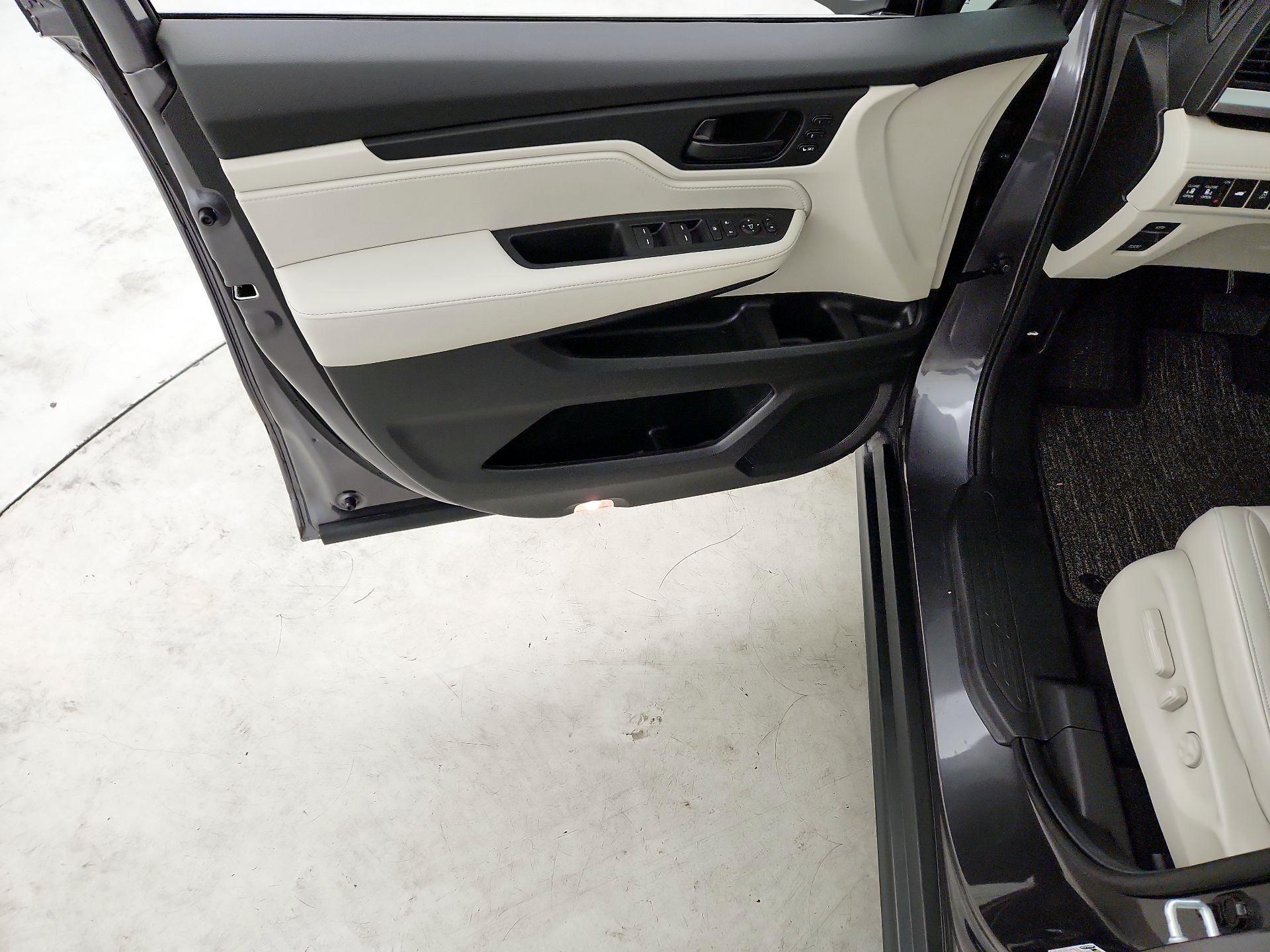 Thumbnail: 2026 Honda Odyssey - 12