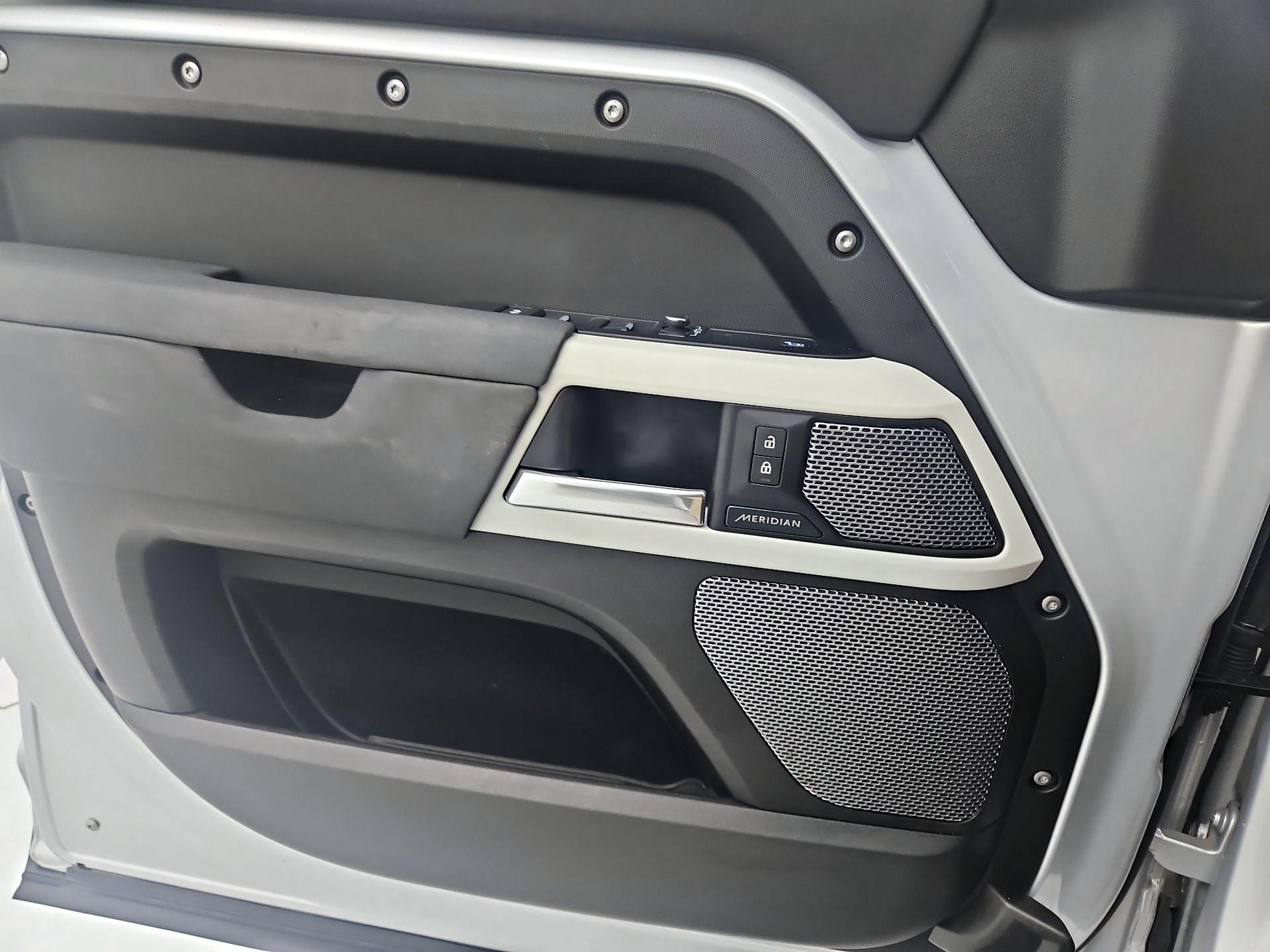 Thumbnail: 2022 Land Rover Defender - 12