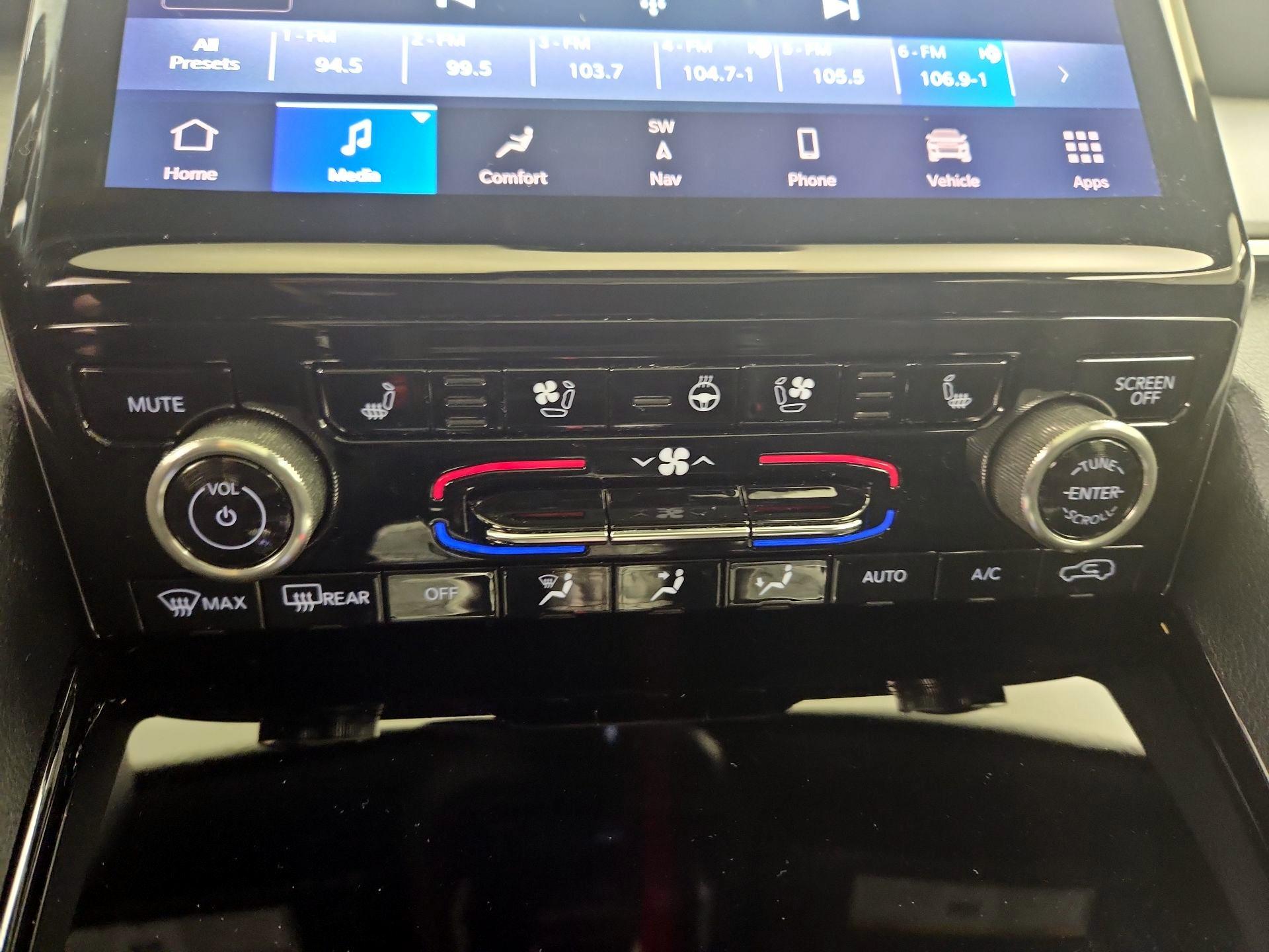 Thumbnail: 2023 Jeep Grand Cherokee - 17