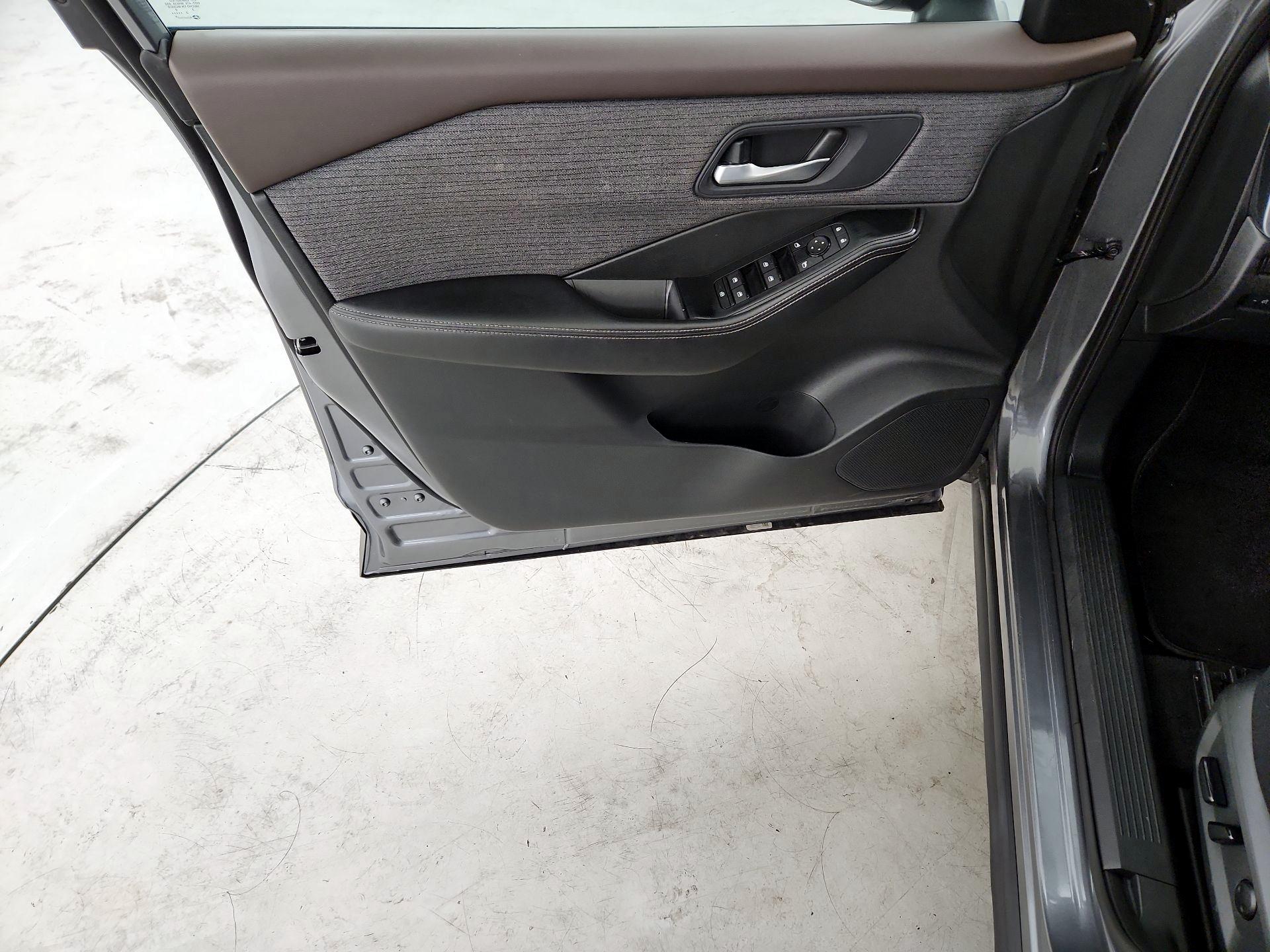 Thumbnail: 2023 Nissan Rogue - 12