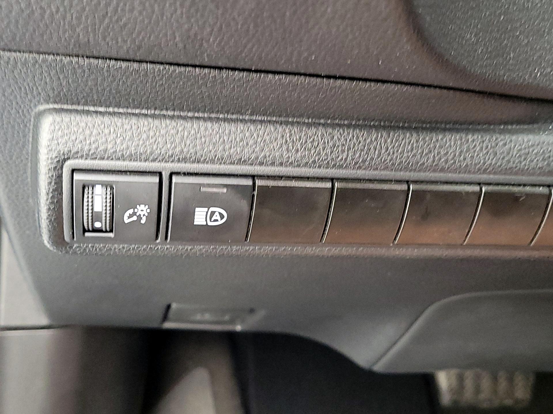 Thumbnail: 2024 Toyota Corolla - 13