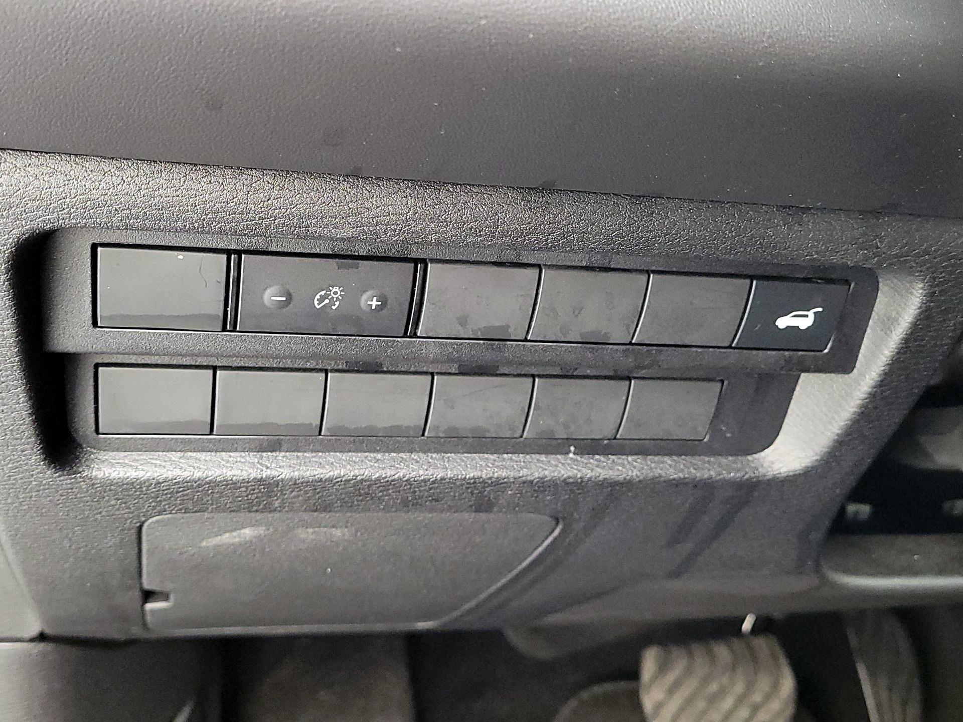 Thumbnail: 2025 Mitsubishi Outlander - 13