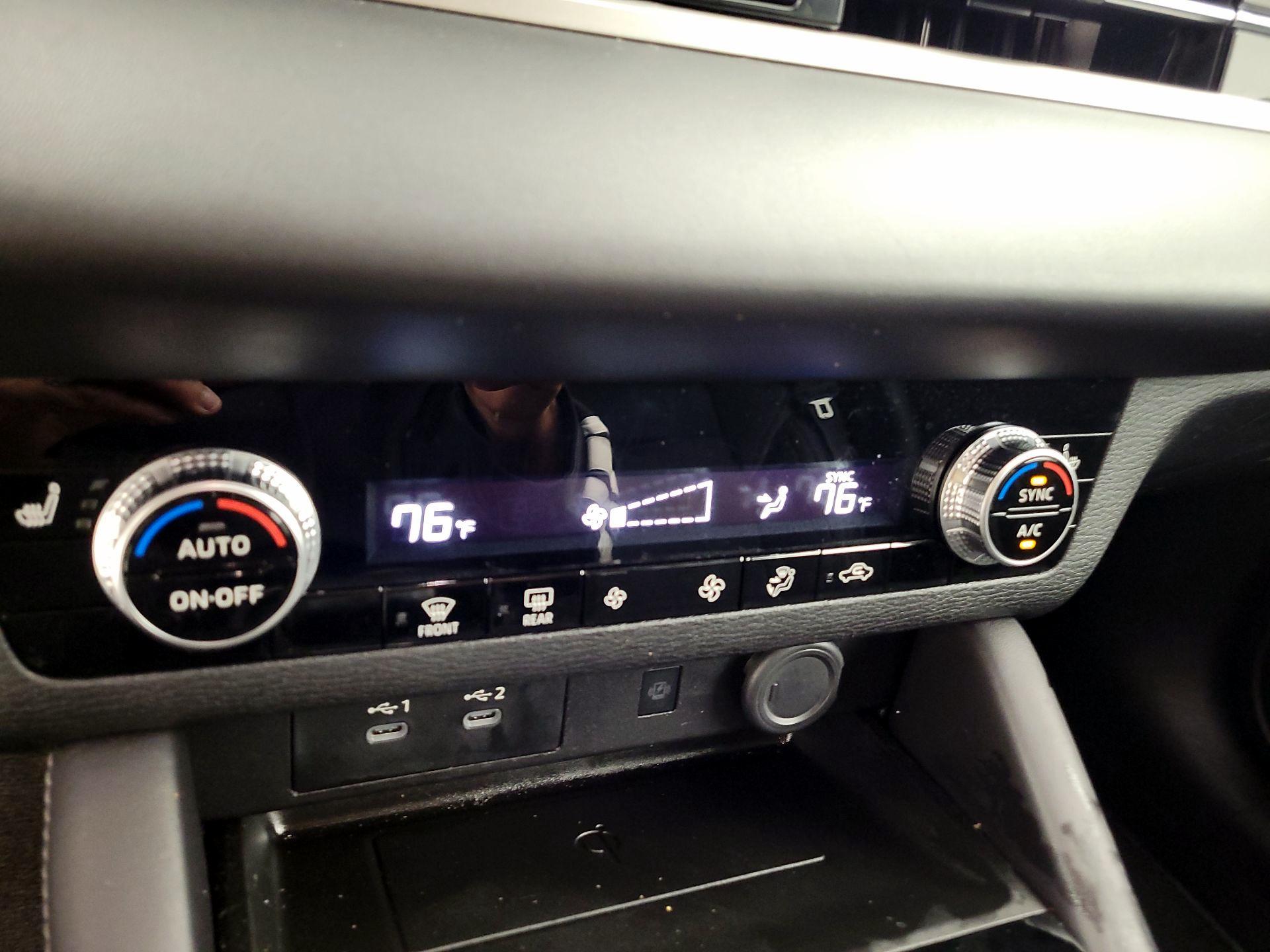 Thumbnail: 2025 Mitsubishi Outlander - 16