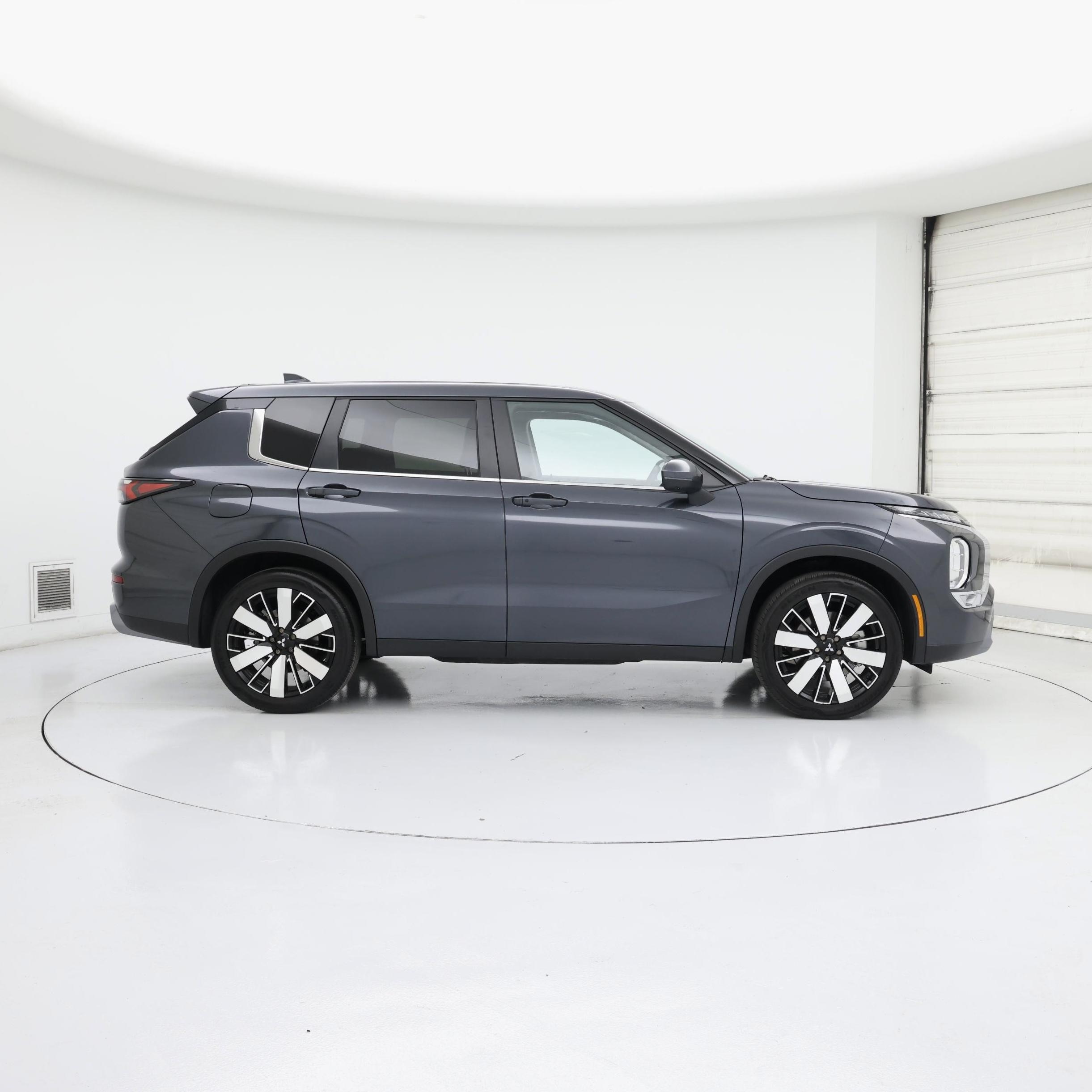 Thumbnail: 2025 Mitsubishi Outlander - 7