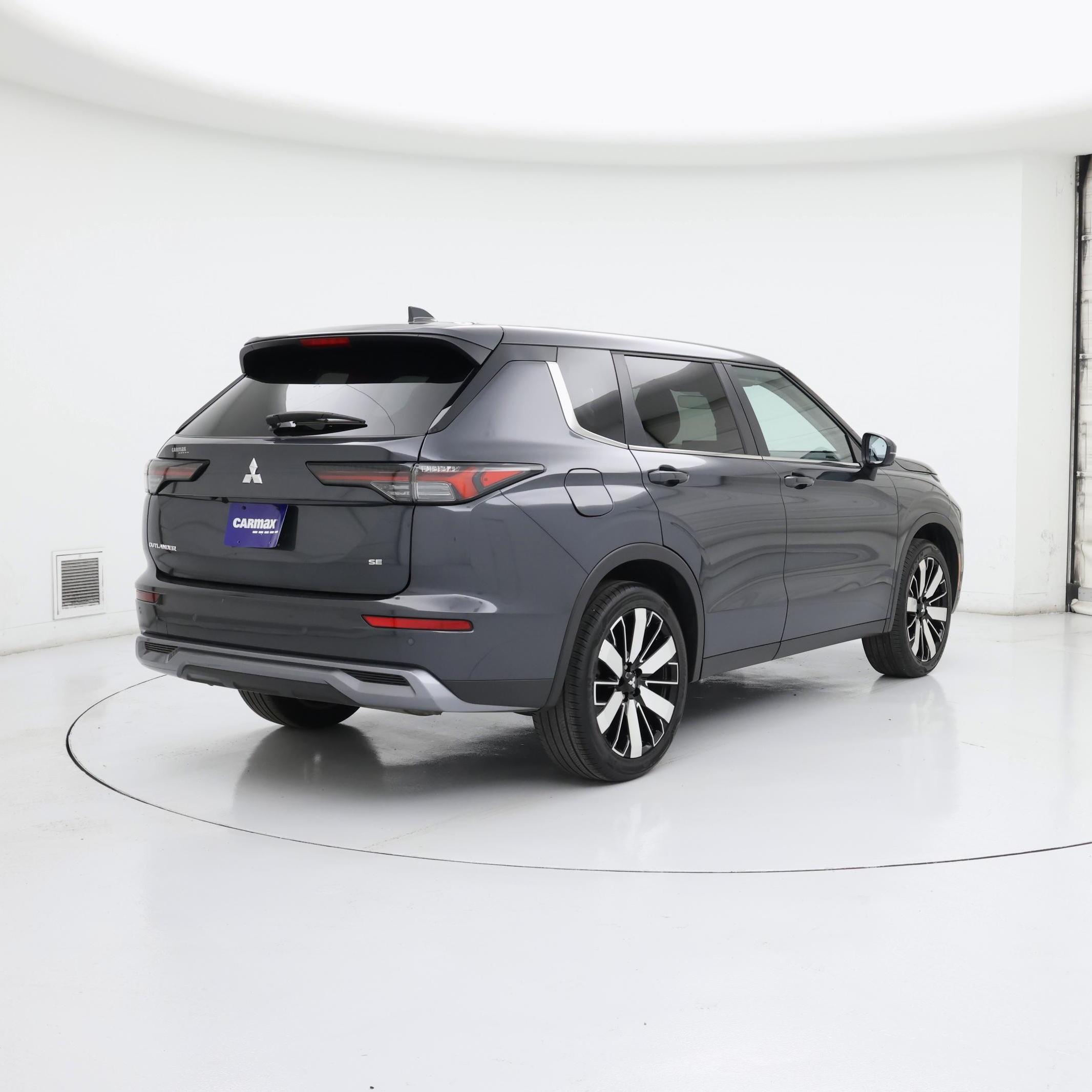 Thumbnail: 2025 Mitsubishi Outlander - 8