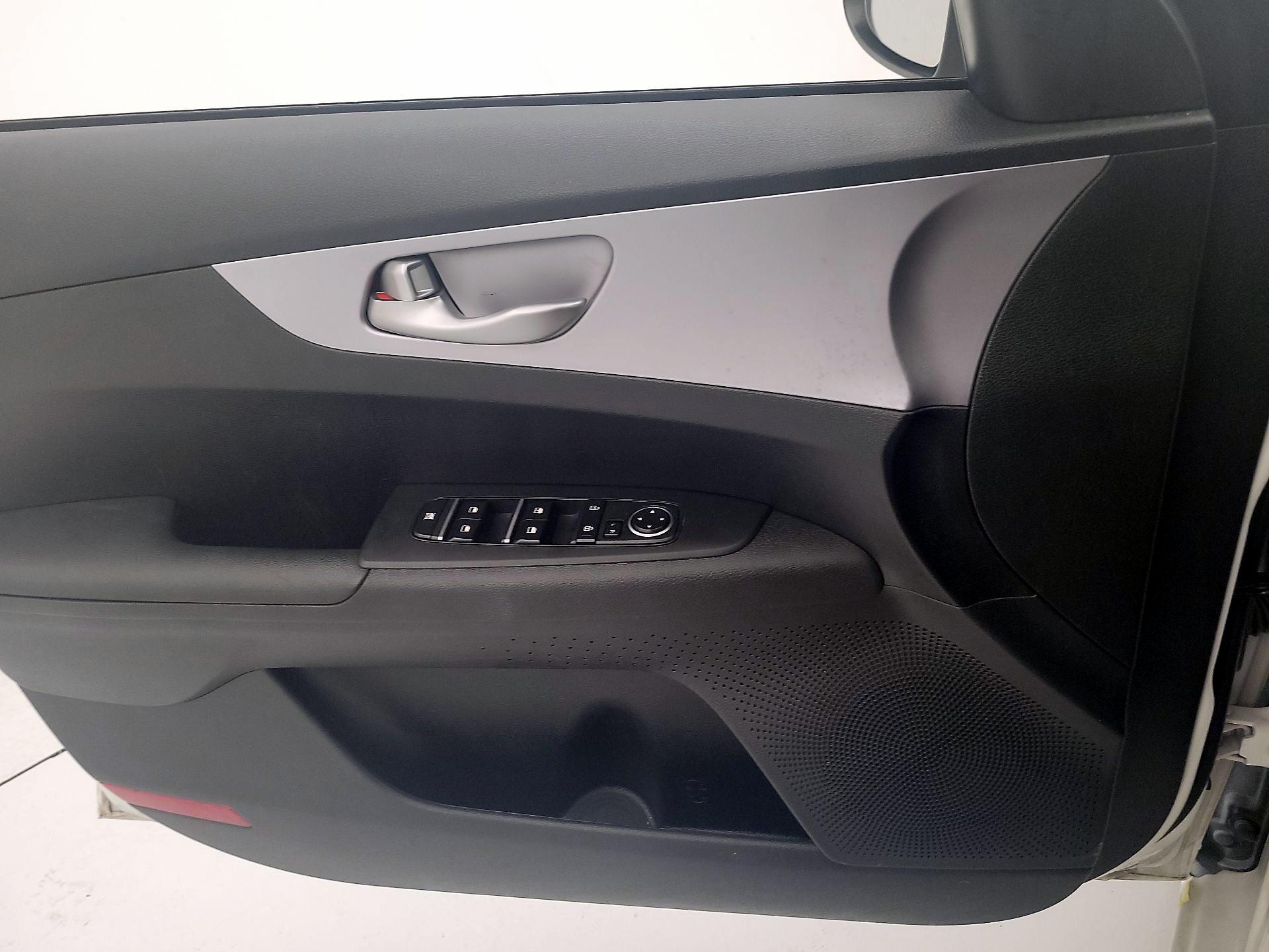 Thumbnail: 2024 Kia Forte - 12