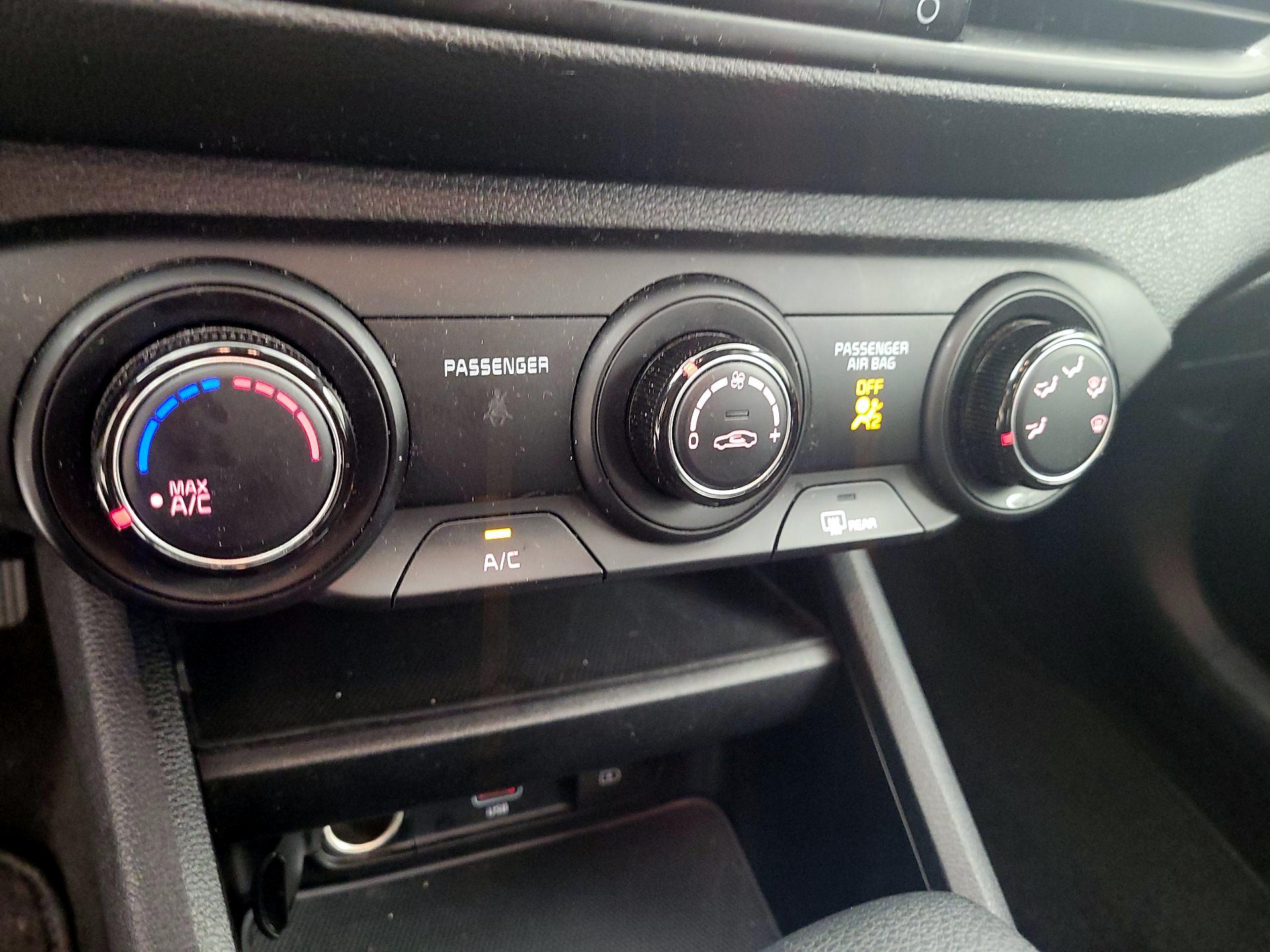 Thumbnail: 2024 Kia Forte - 16