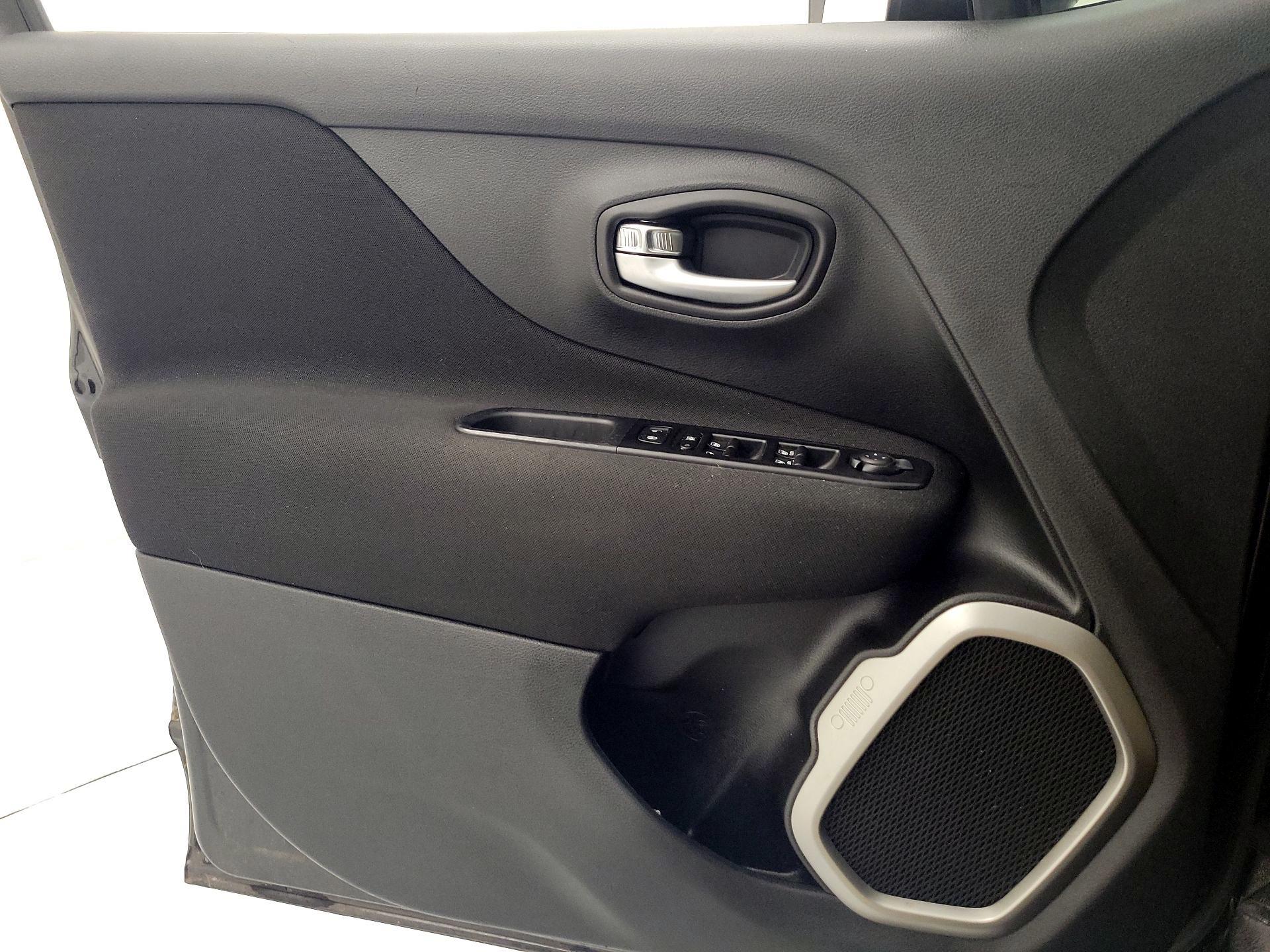 Thumbnail: 2021 Jeep Renegade - 12