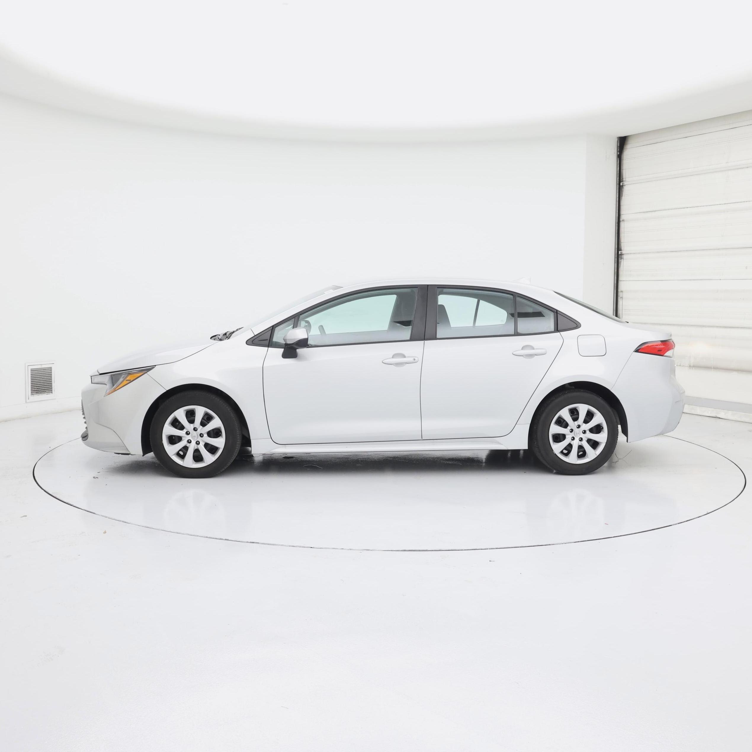 Thumbnail: 2024 Toyota Corolla - 3